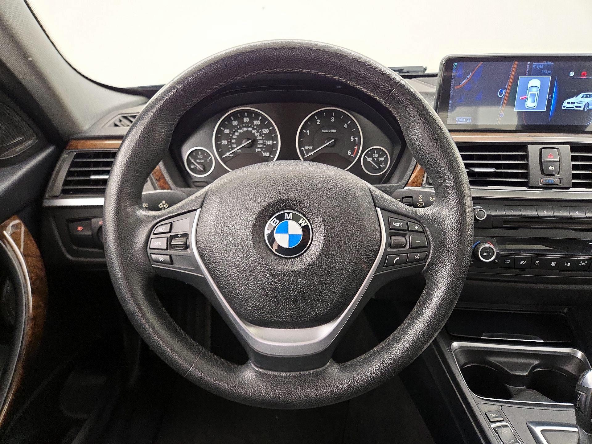 Thumbnail: 2015 BMW 3 Series - 10