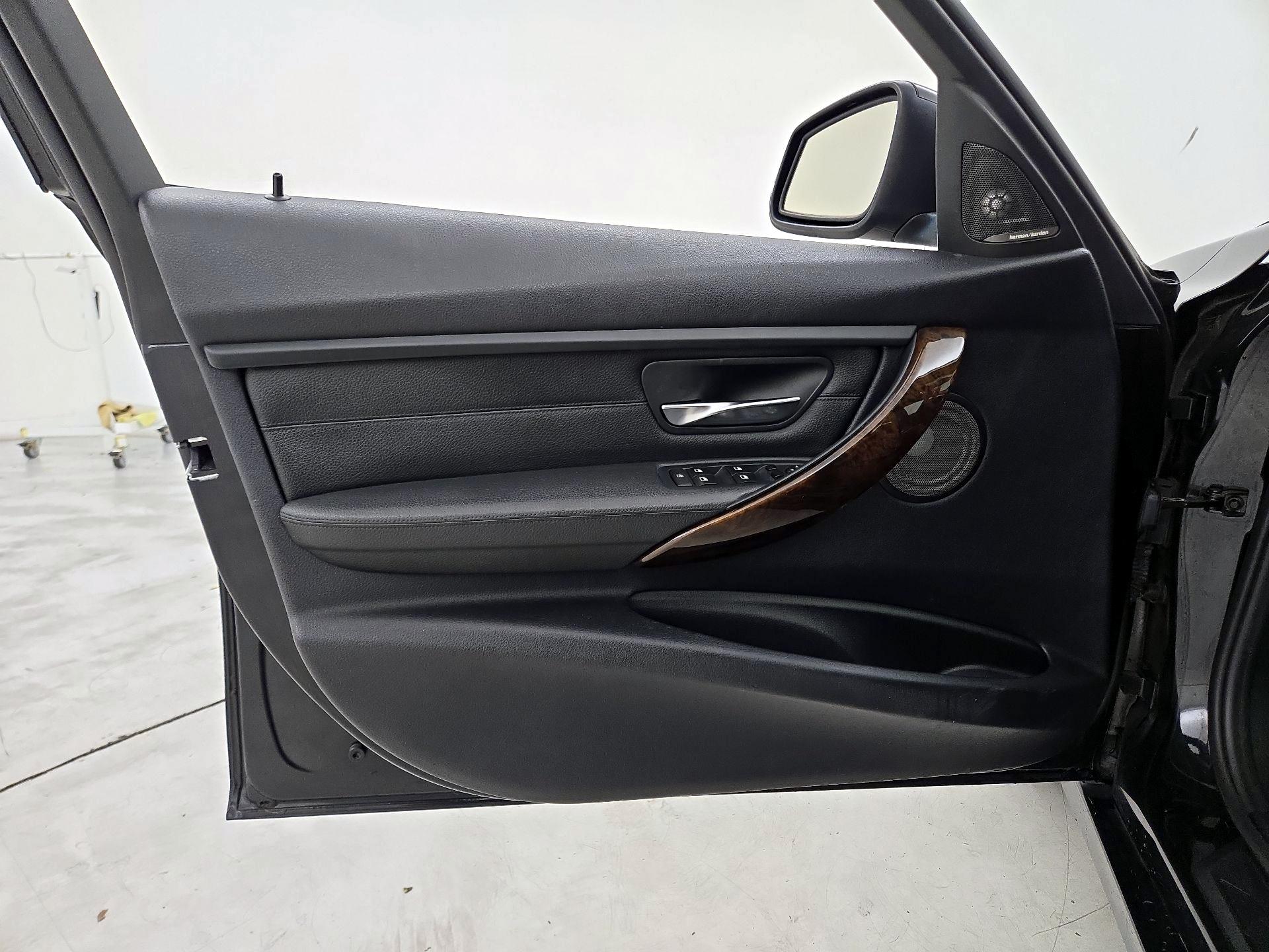 Thumbnail: 2015 BMW 3 Series - 12