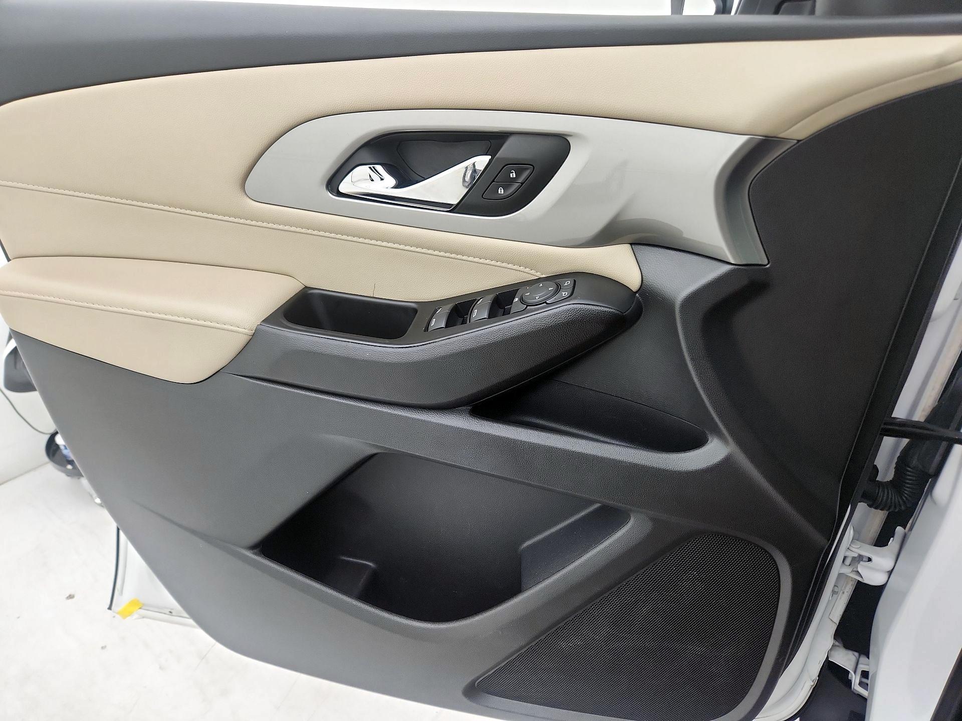Thumbnail: 2023 Chevrolet Traverse - 12