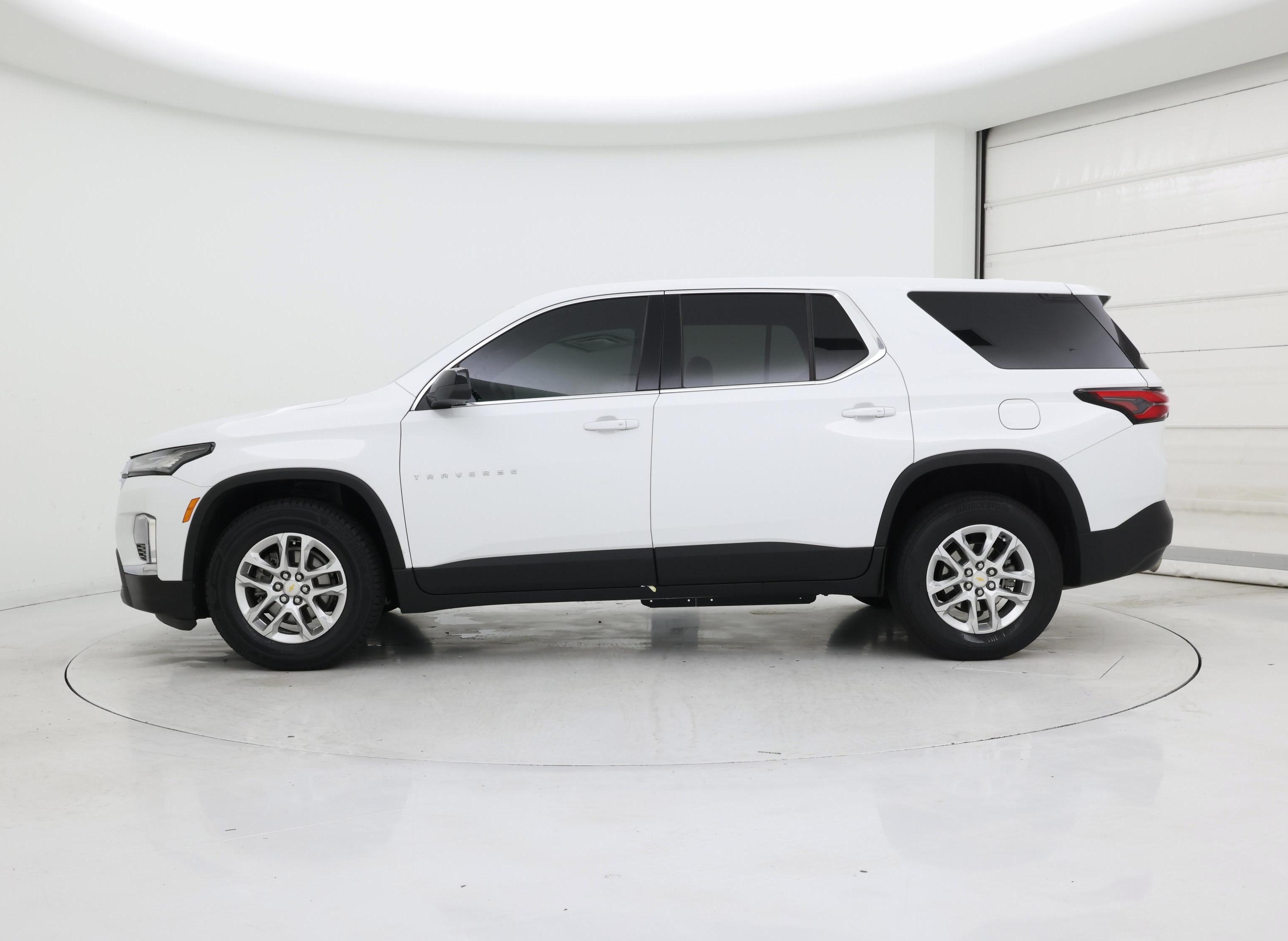 Thumbnail: 2023 Chevrolet Traverse - 3
