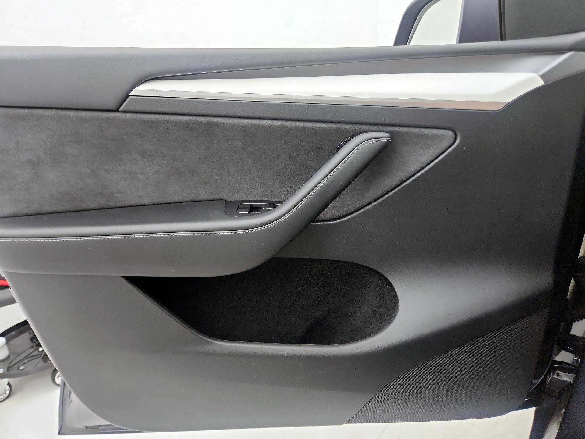 Thumbnail: 2023 Tesla Model Y - 12