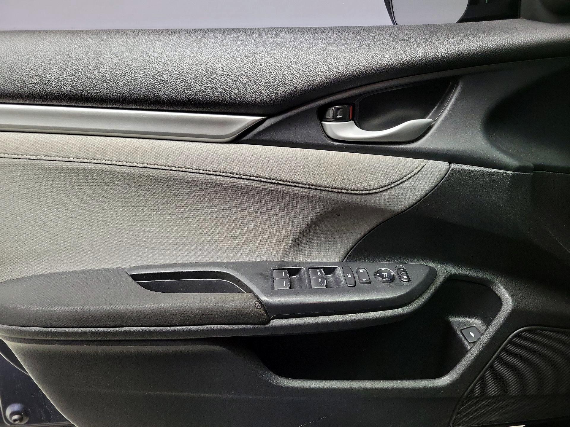 Thumbnail: 2017 Honda Civic - 12