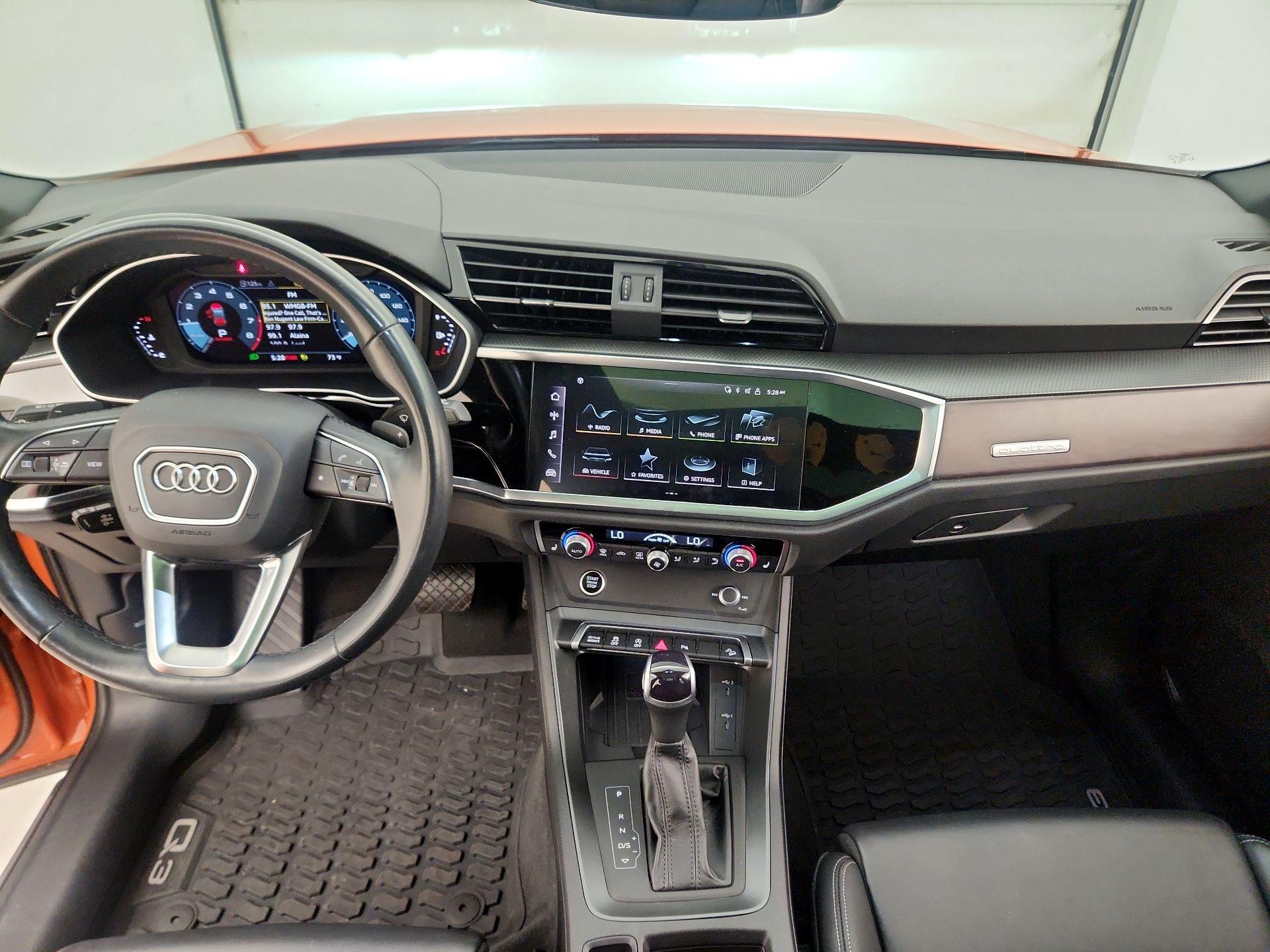 Thumbnail: 2024 Audi Q3 - 9
