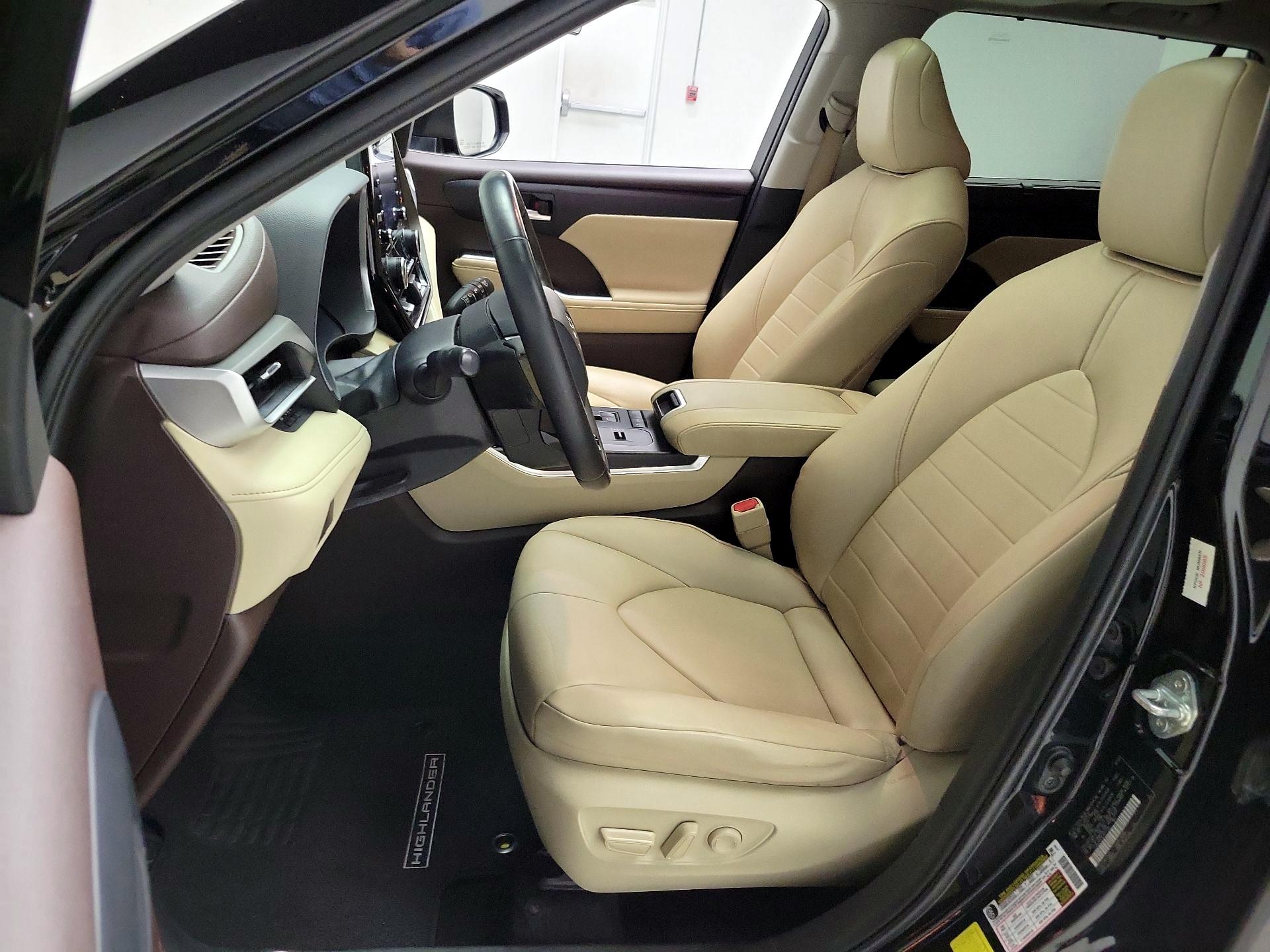 Thumbnail: 2020 Toyota Highlander - 11