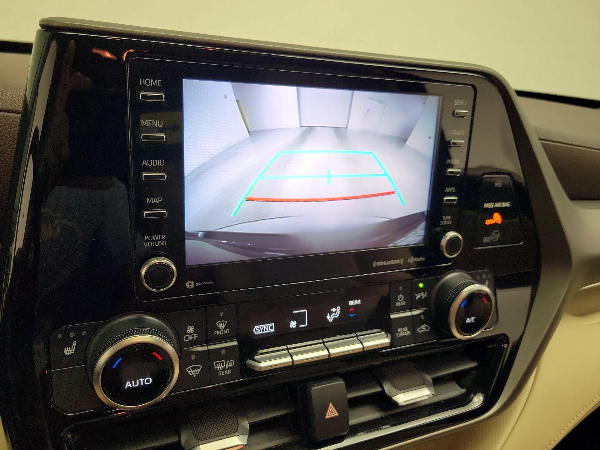 Thumbnail: 2020 Toyota Highlander - 14