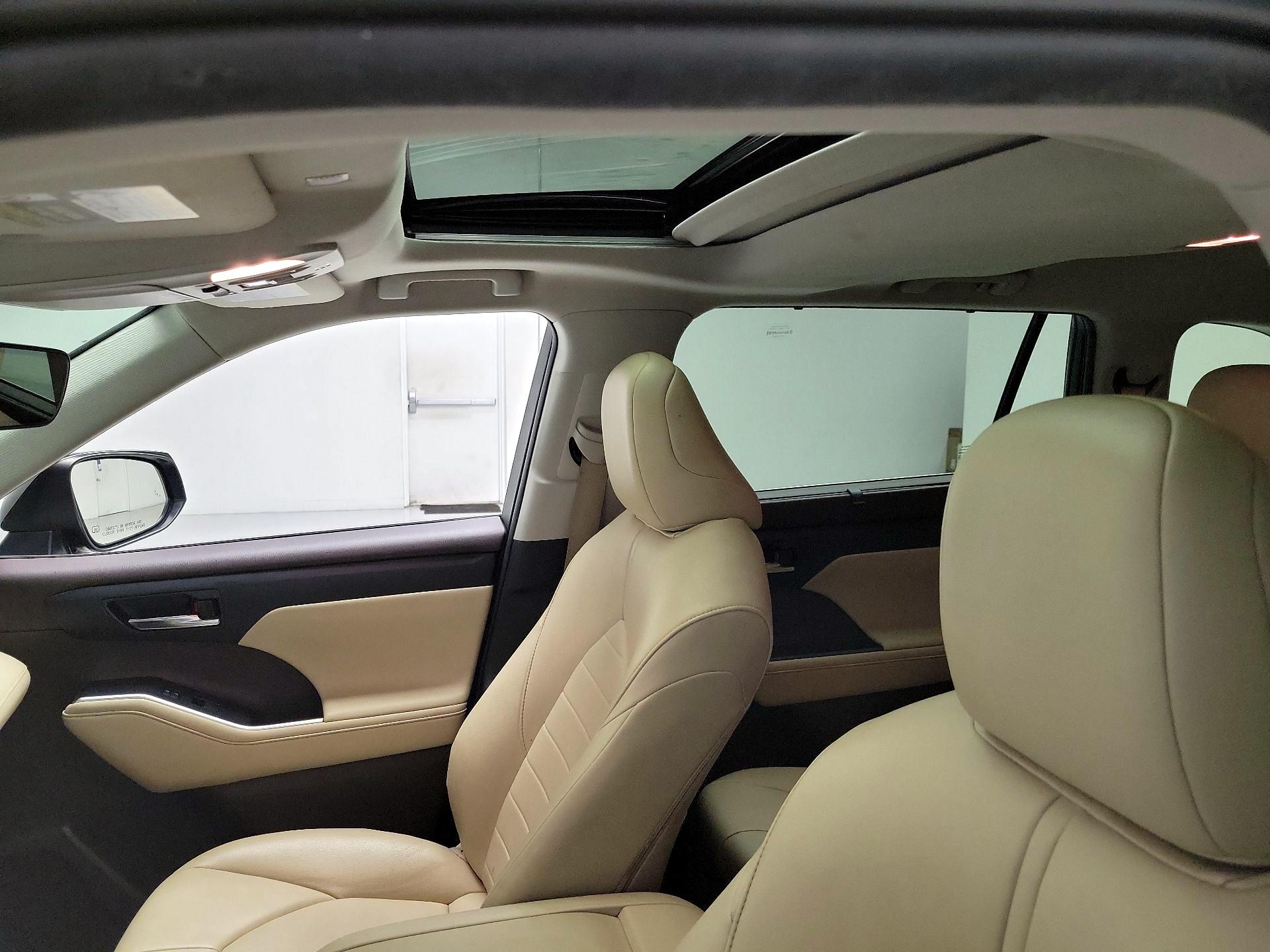 Thumbnail: 2020 Toyota Highlander - 19