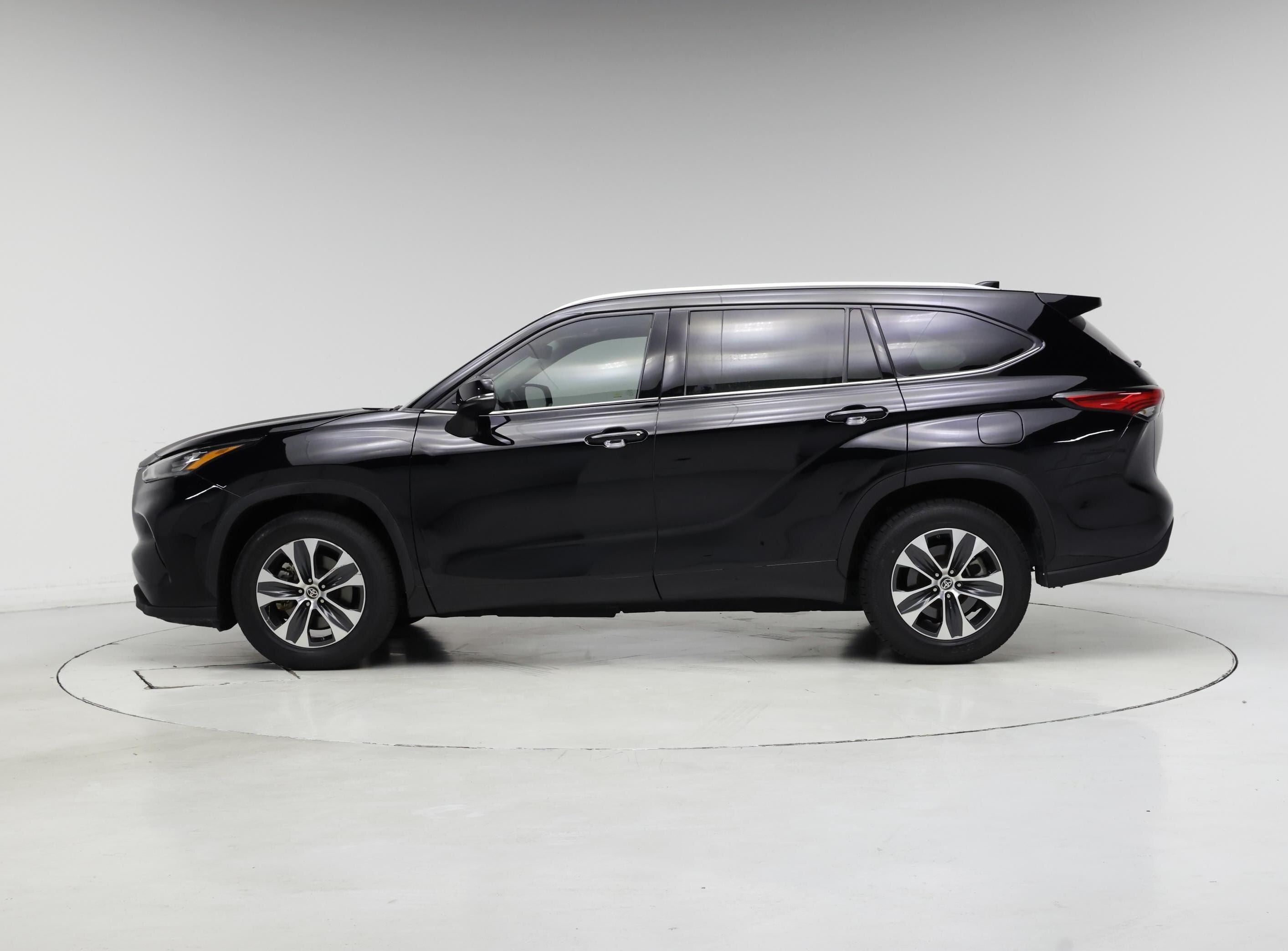 Thumbnail: 2020 Toyota Highlander - 3
