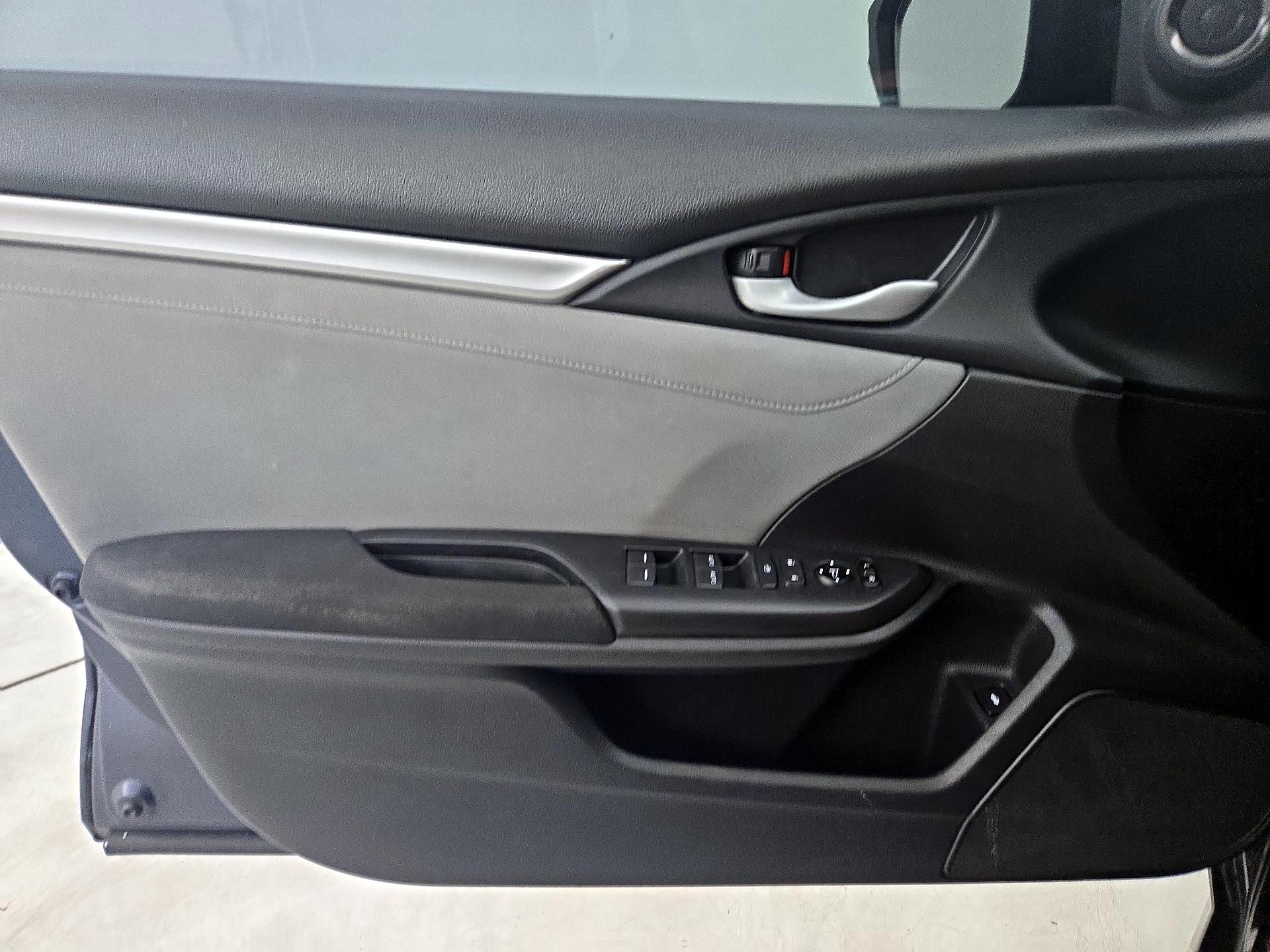 Thumbnail: 2017 Honda Civic - 12