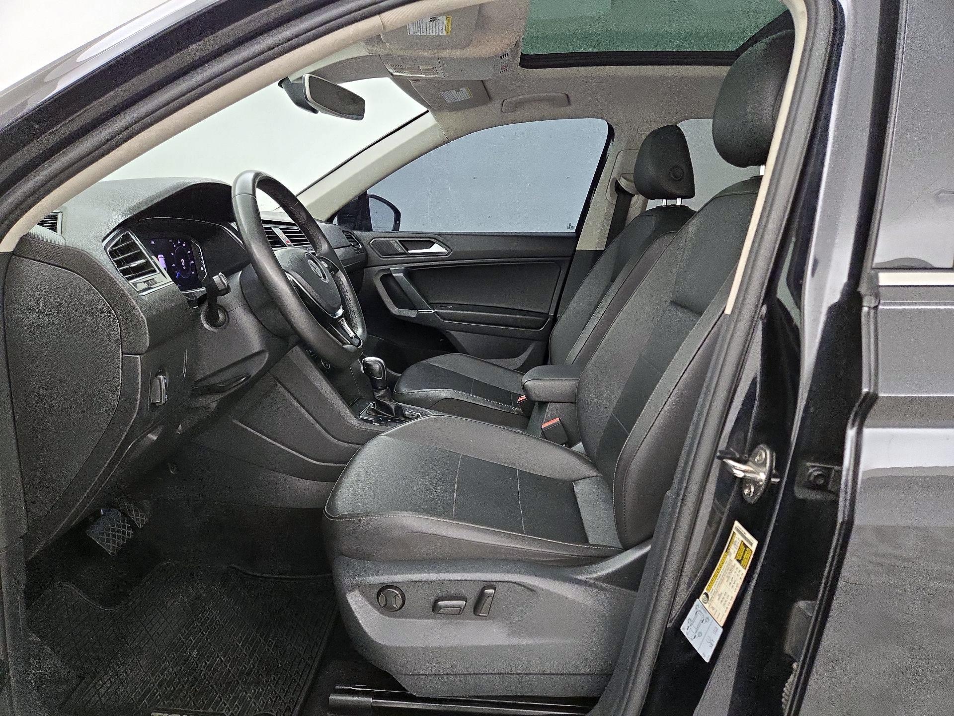 Thumbnail: 2020 Volkswagen Tiguan - 11