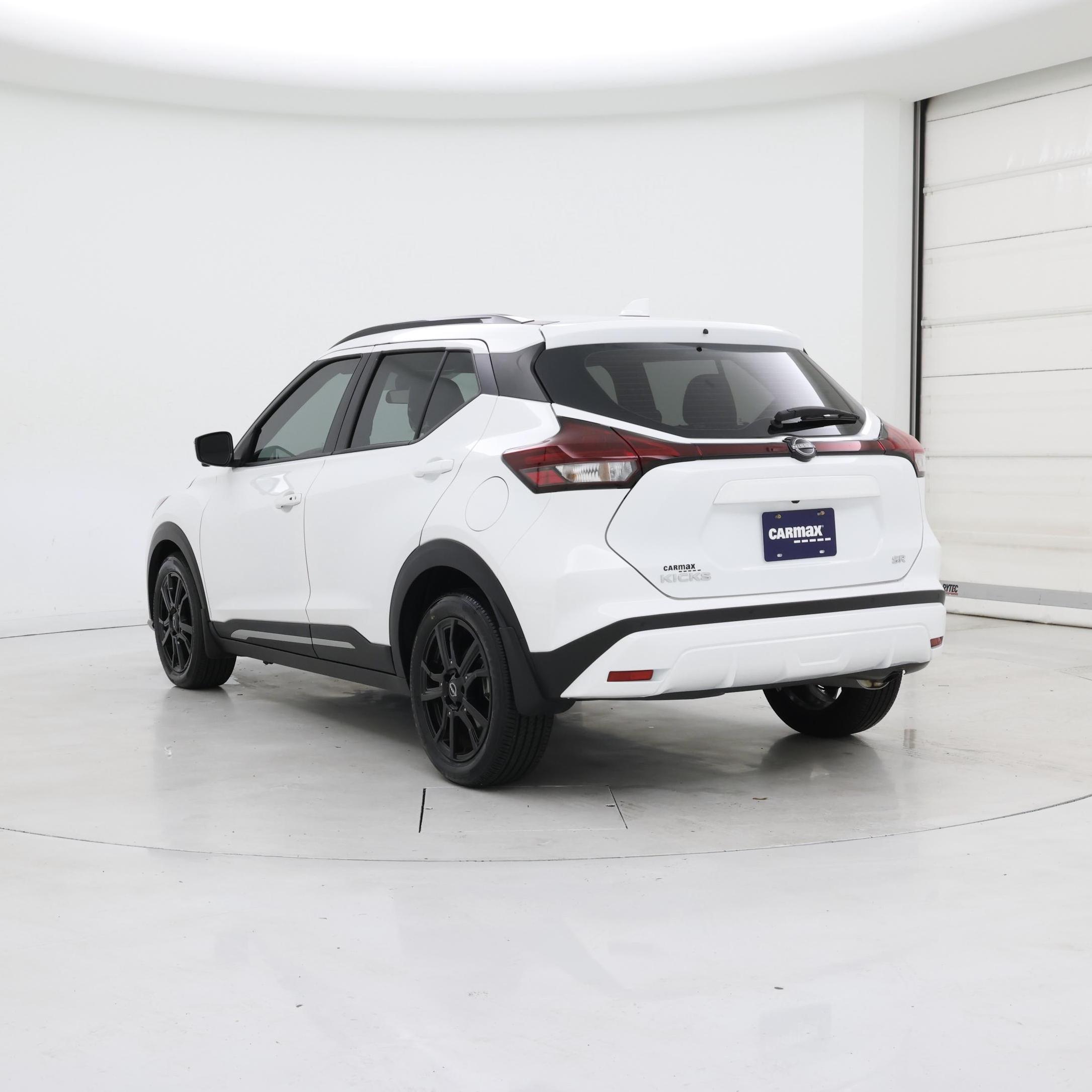 Thumbnail: 2023 Nissan Kicks - 2