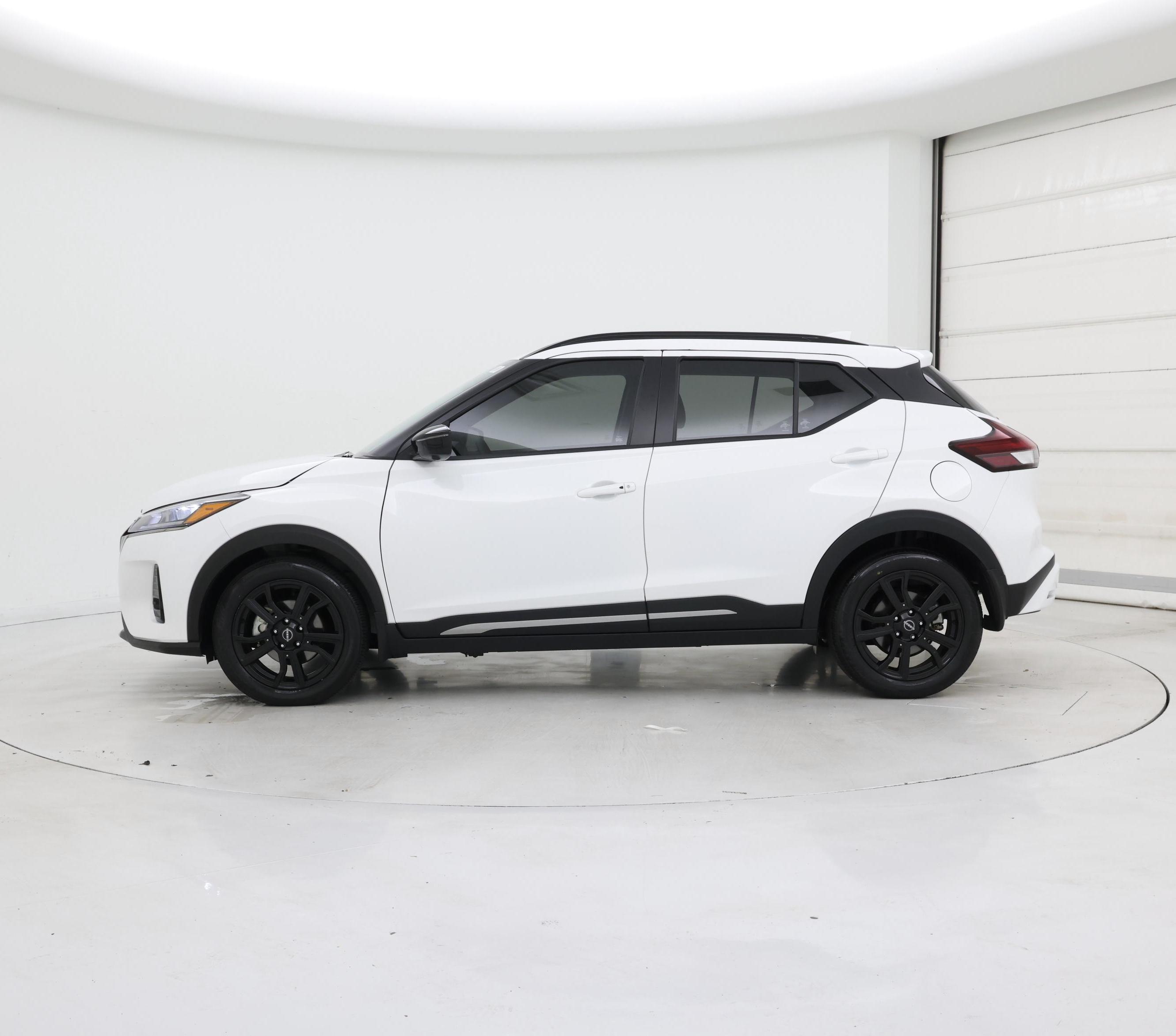 Thumbnail: 2023 Nissan Kicks - 3