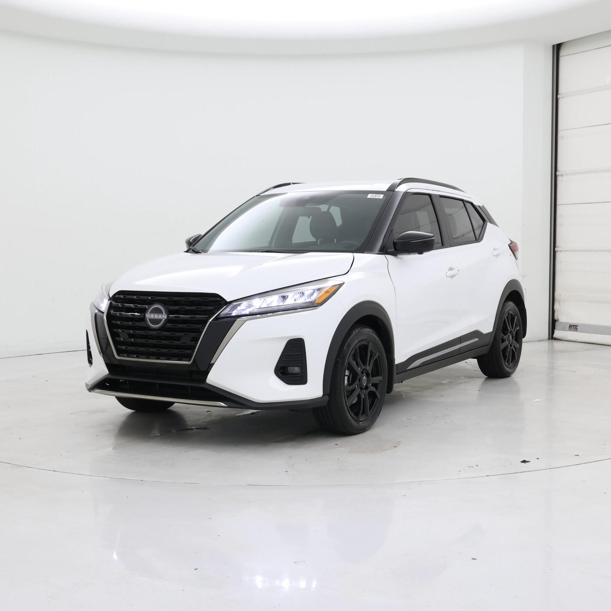 Thumbnail: 2023 Nissan Kicks - 4