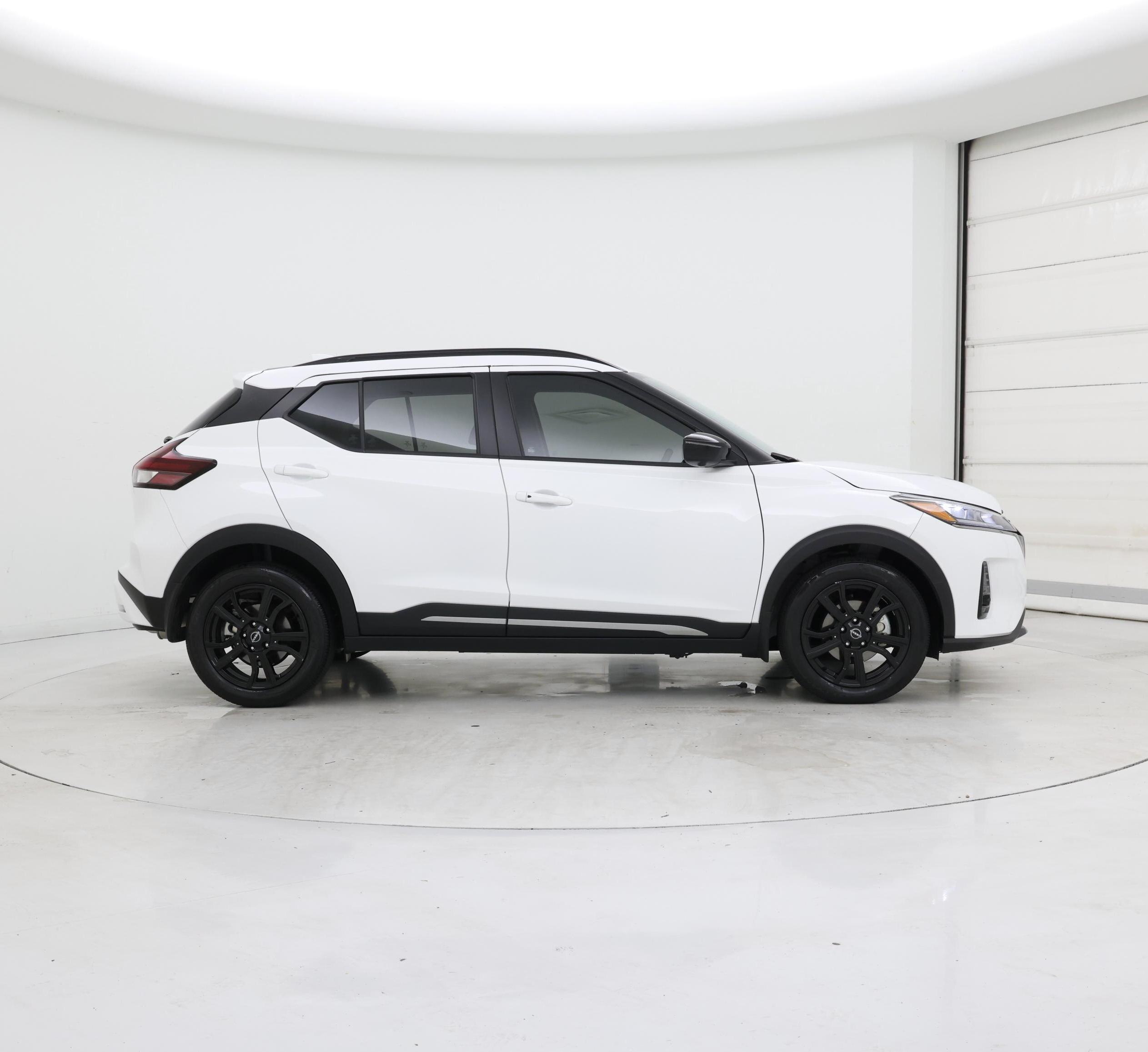 Thumbnail: 2023 Nissan Kicks - 7