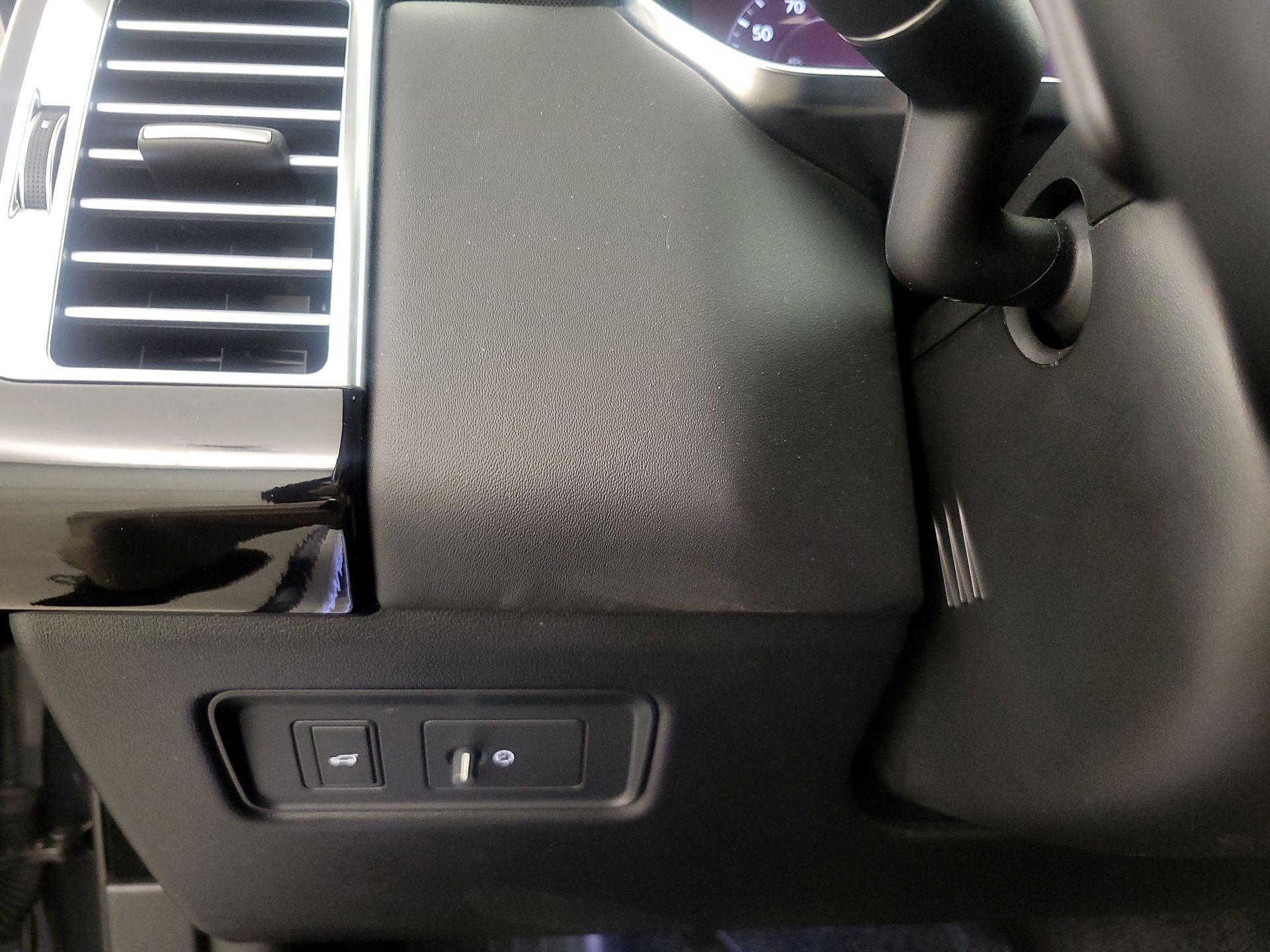 Thumbnail: 2020 Land Rover Range Rover - 13