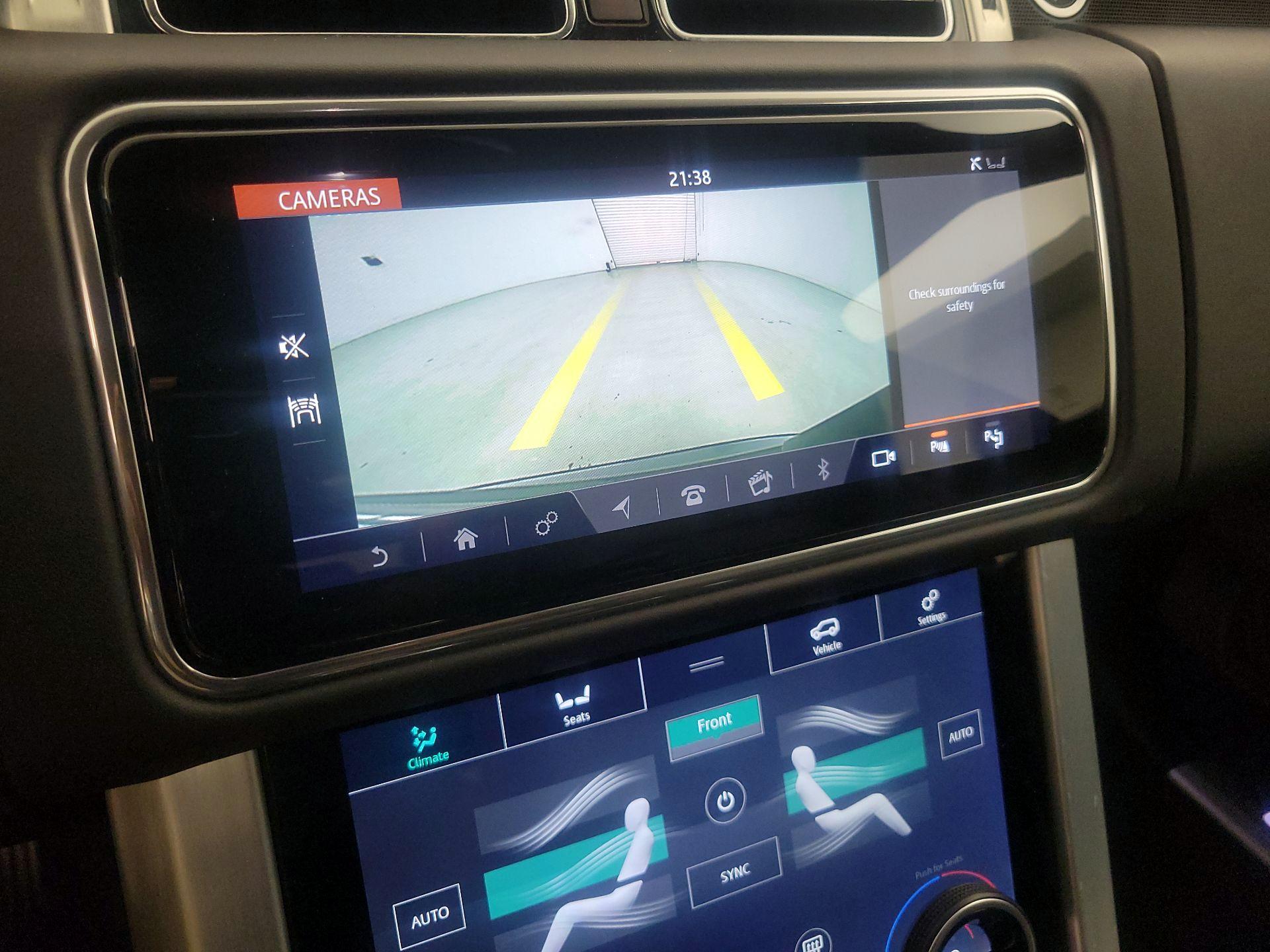 Thumbnail: 2020 Land Rover Range Rover - 15
