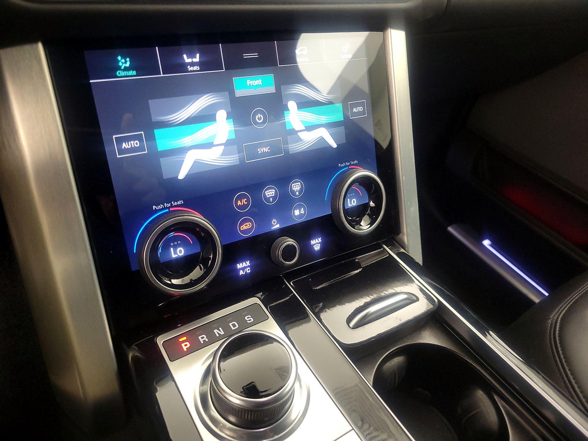 Thumbnail: 2020 Land Rover Range Rover - 17
