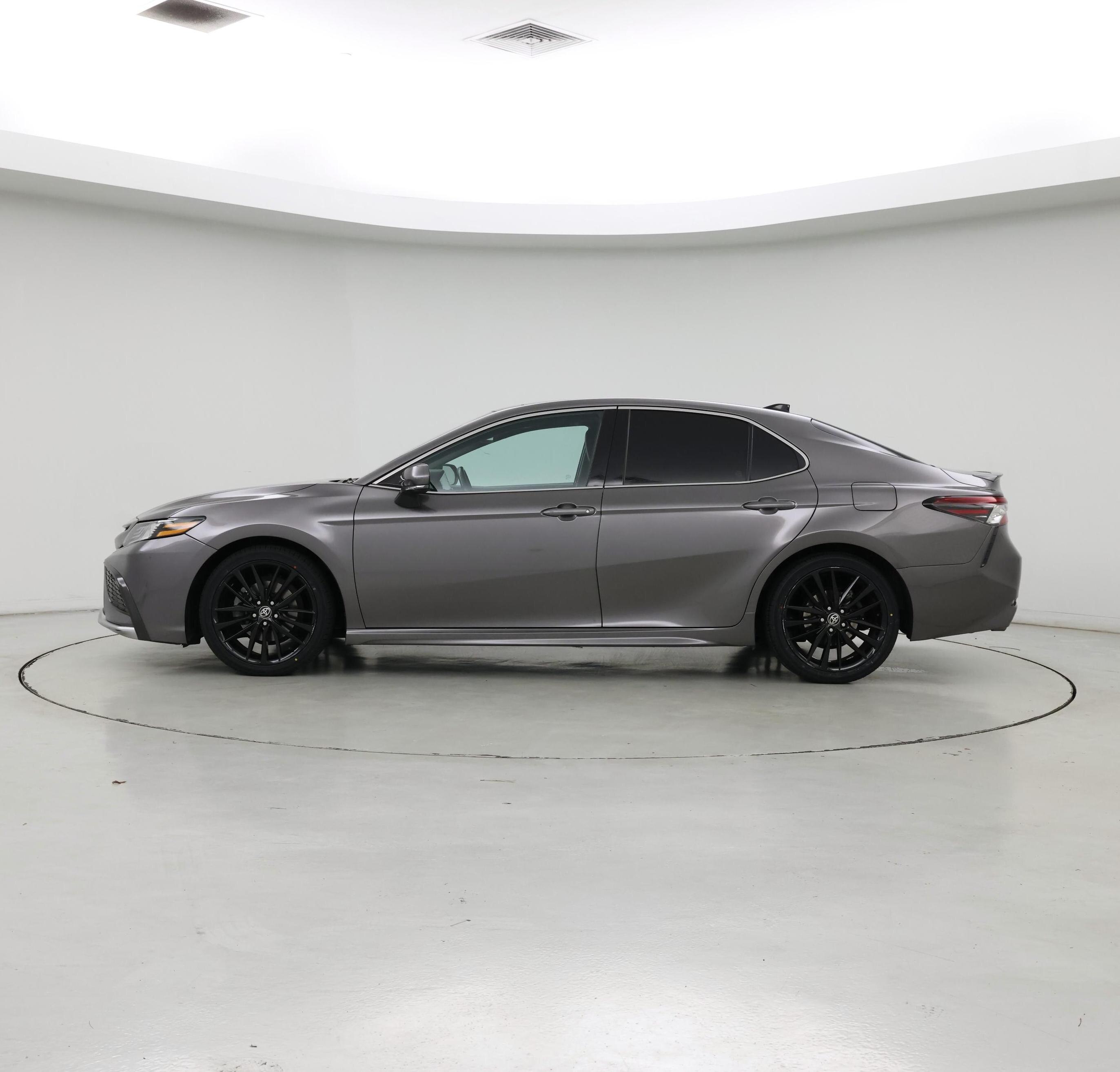 Thumbnail: 2022 Toyota Camry - 3