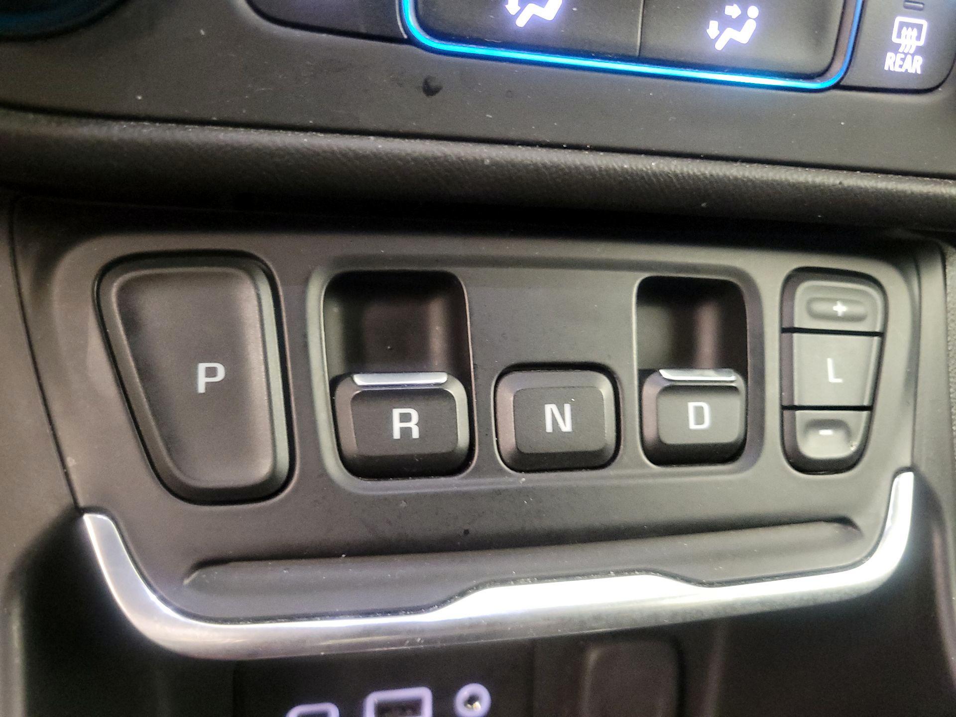 Thumbnail: 2020 GMC Terrain - 17