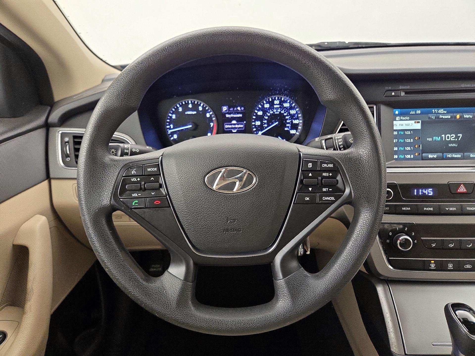 Thumbnail: 2016 Hyundai Sonata - 10
