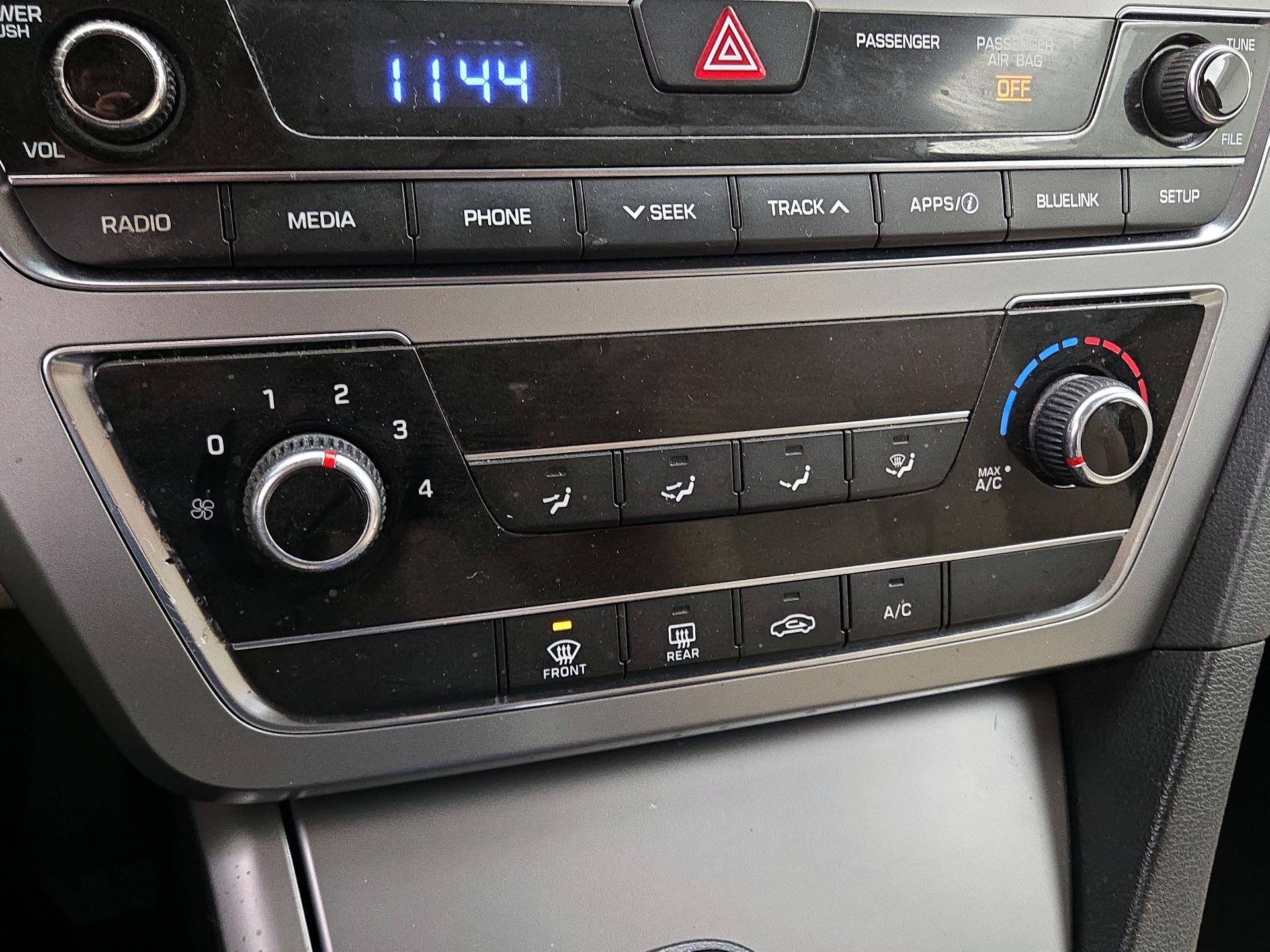 Thumbnail: 2016 Hyundai Sonata - 16