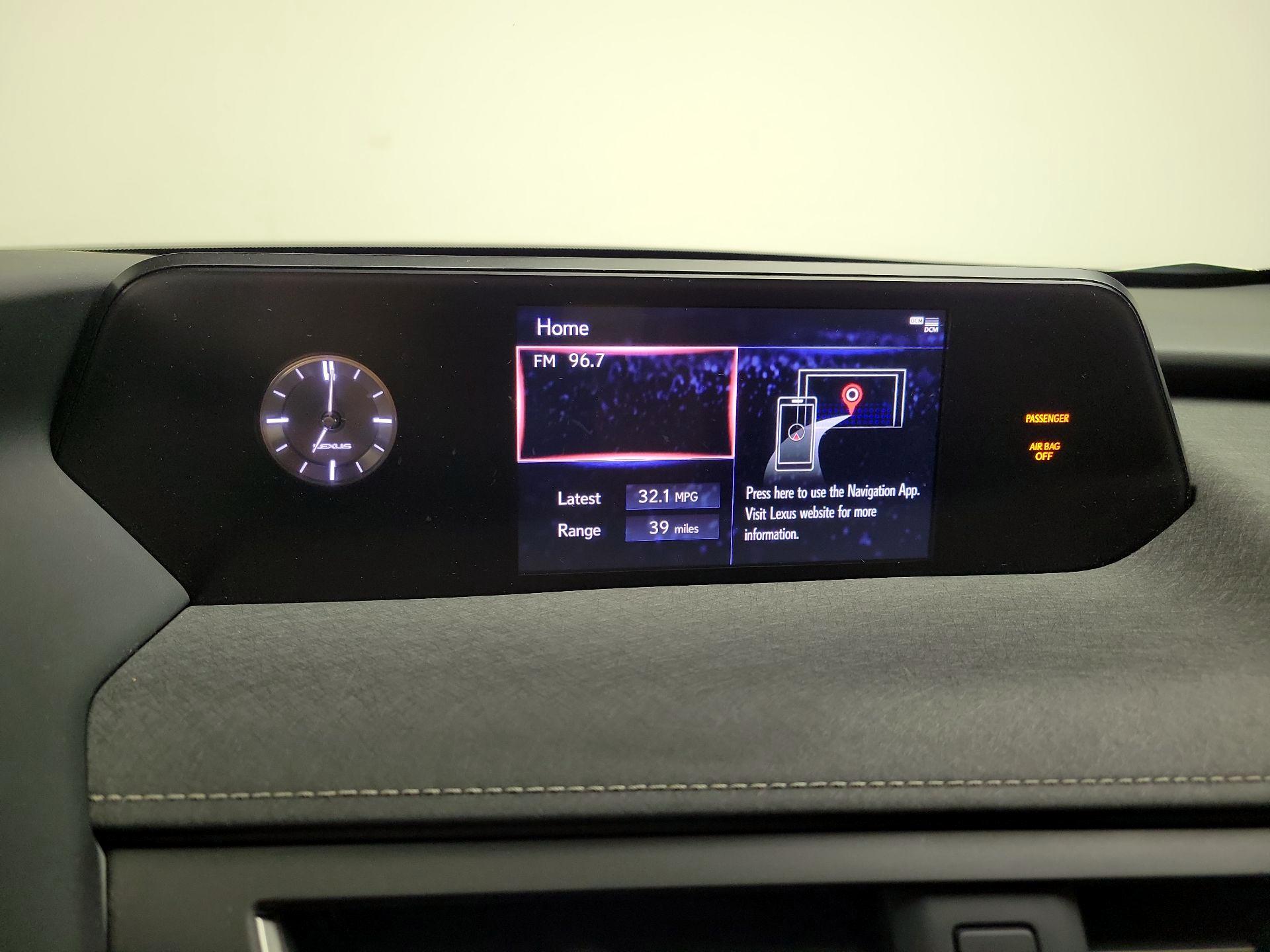 Thumbnail: 2019 Lexus UX - 14