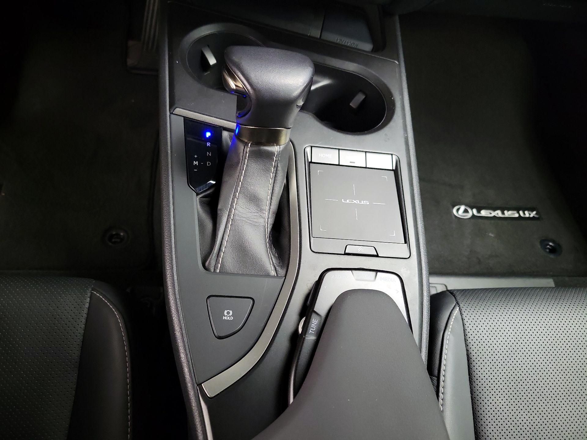 Thumbnail: 2019 Lexus UX - 18