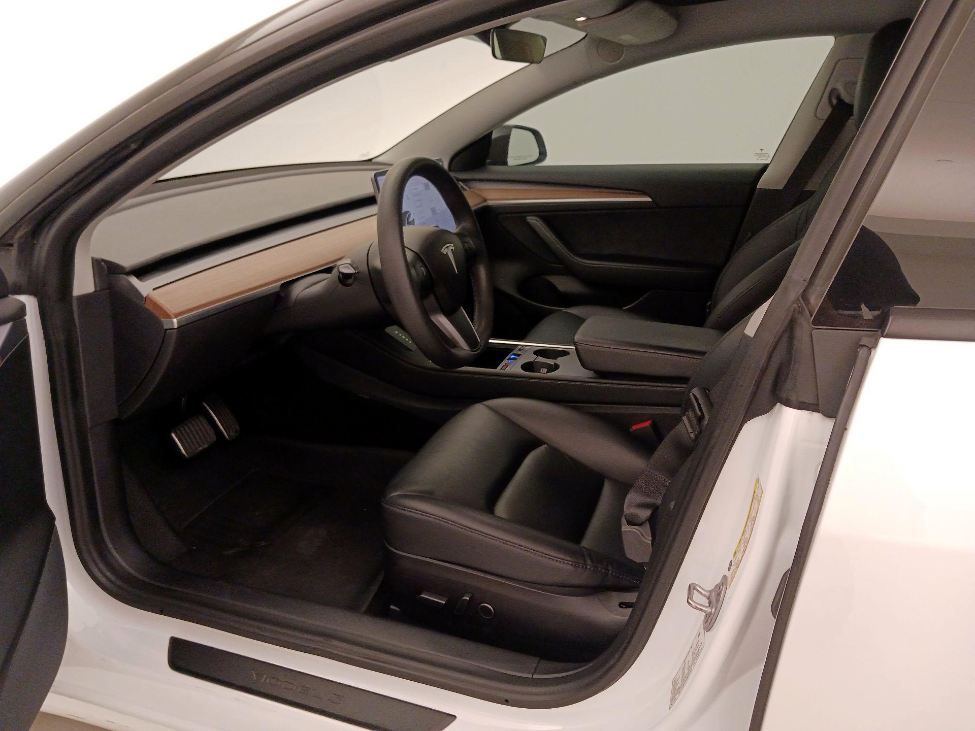 Thumbnail: 2021 Tesla Model 3 - 11