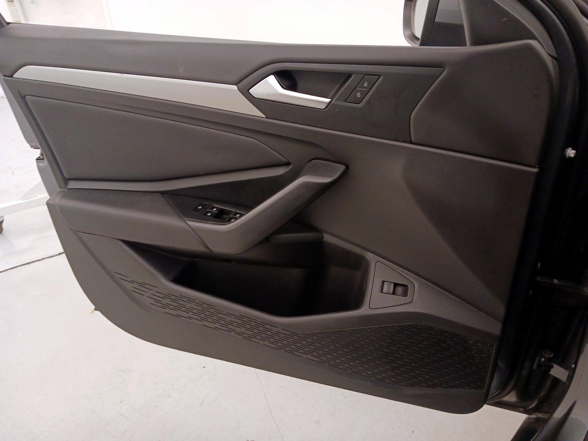 Thumbnail: 2019 Volkswagen Jetta - 12