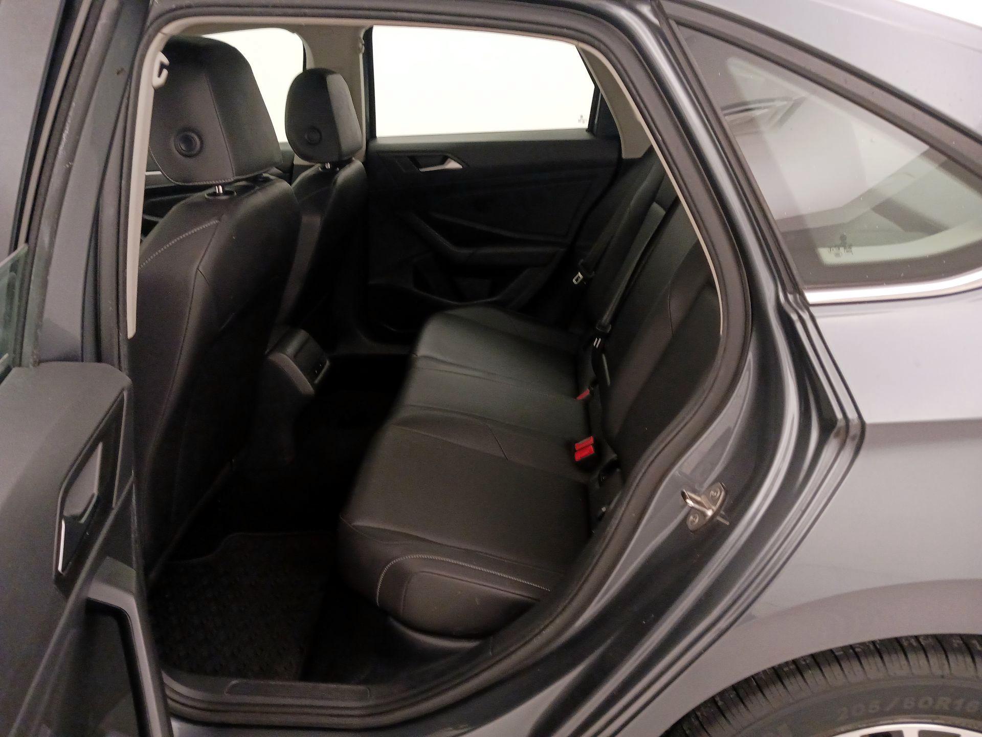 Thumbnail: 2019 Volkswagen Jetta - 20