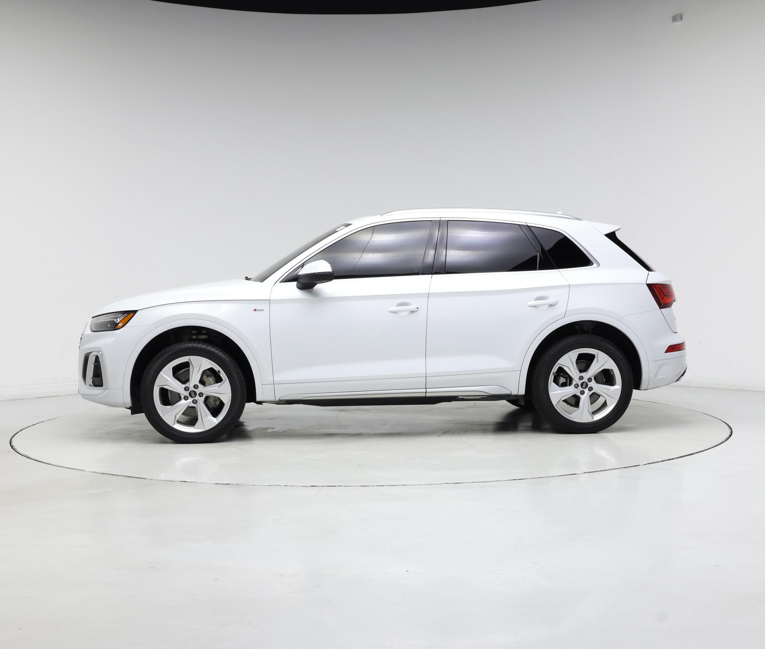 Thumbnail: 2023 Audi Q5 - 3