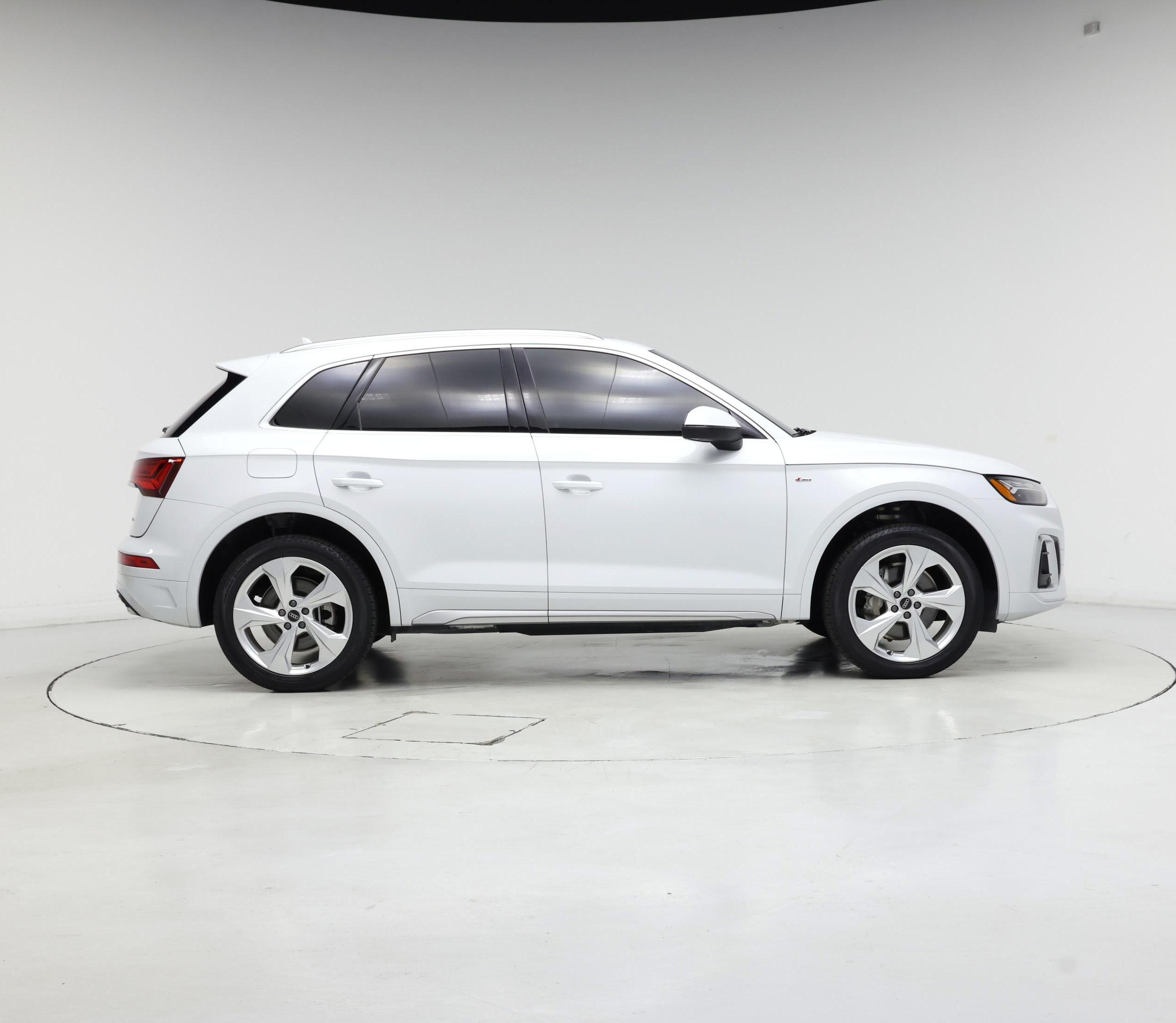 Thumbnail: 2023 Audi Q5 - 7