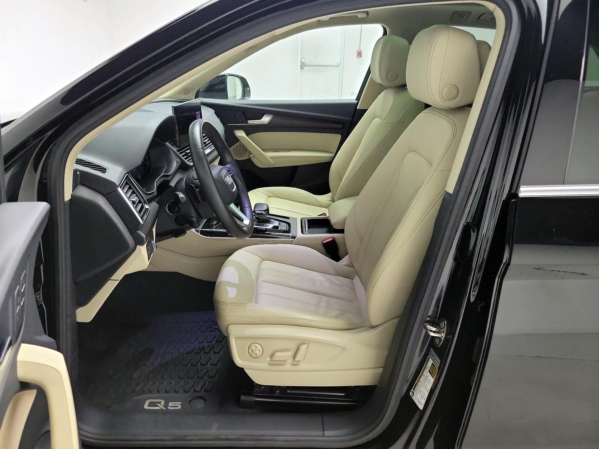 Thumbnail: 2022 Audi Q5 - 11