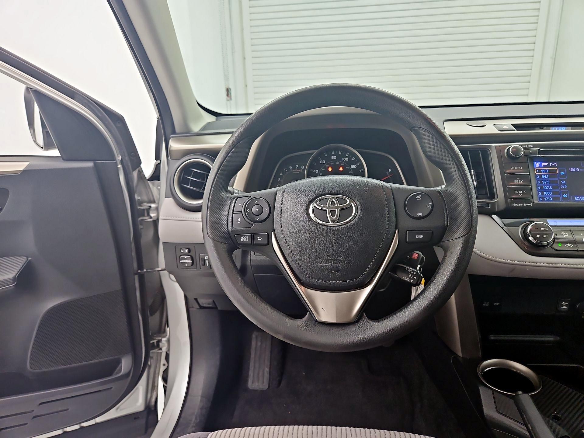Thumbnail: 2013 Toyota RAV4 - 10