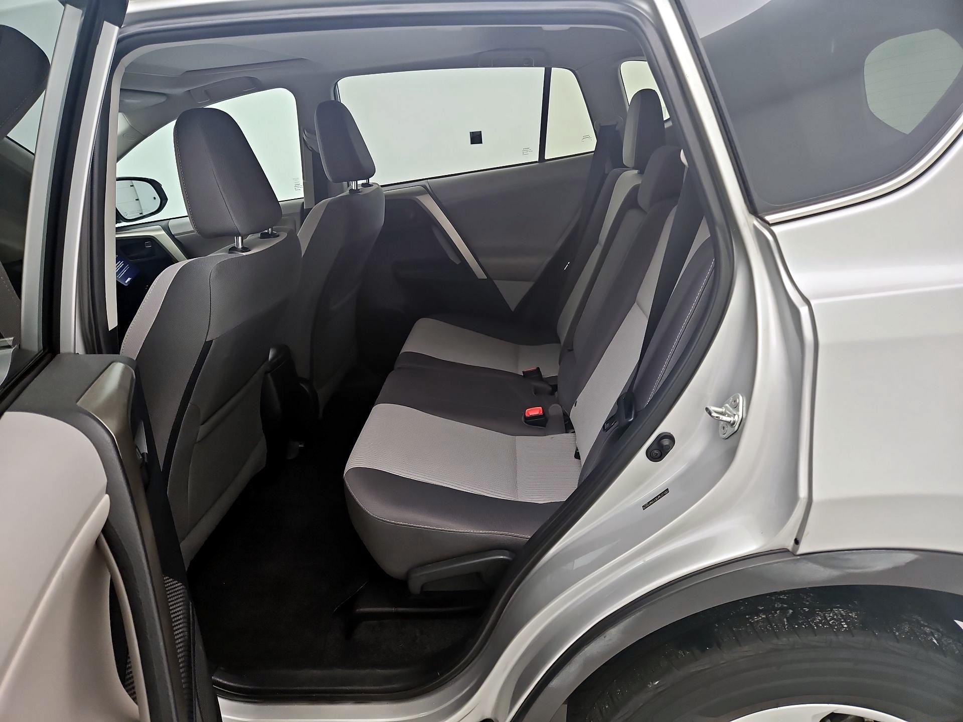 Thumbnail: 2013 Toyota RAV4 - 20