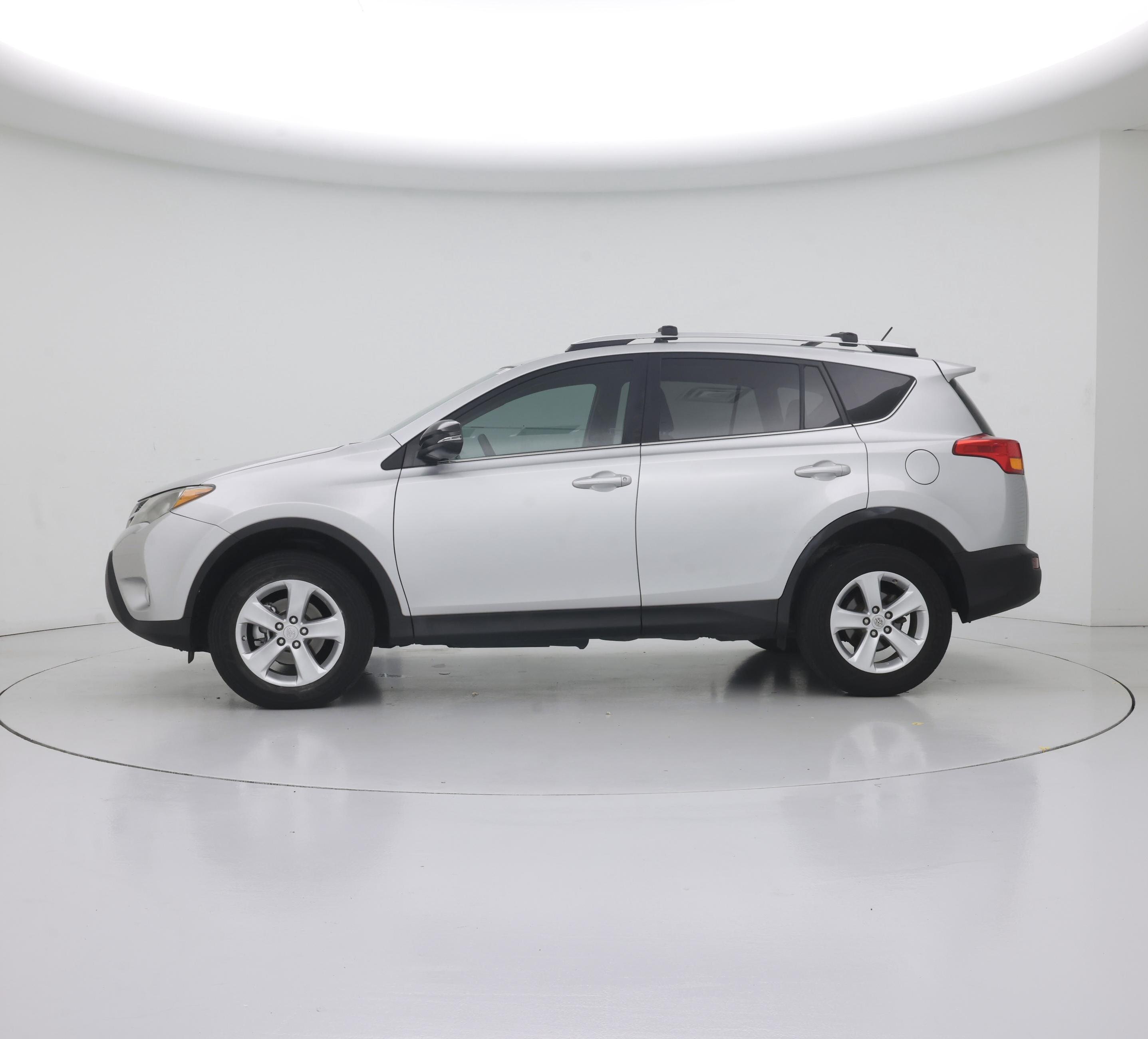 Thumbnail: 2013 Toyota RAV4 - 3