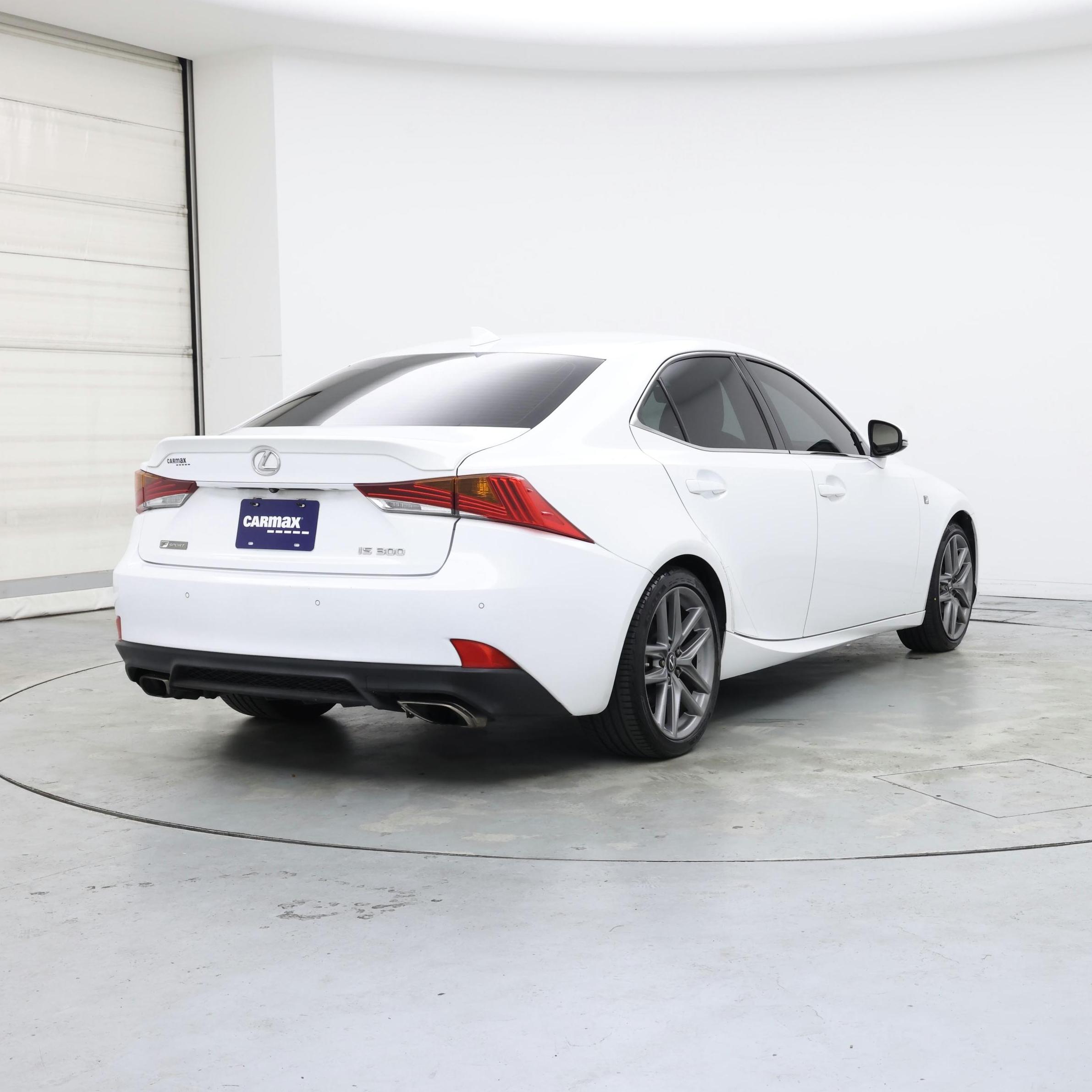 Thumbnail: 2019 Lexus IS - 8
