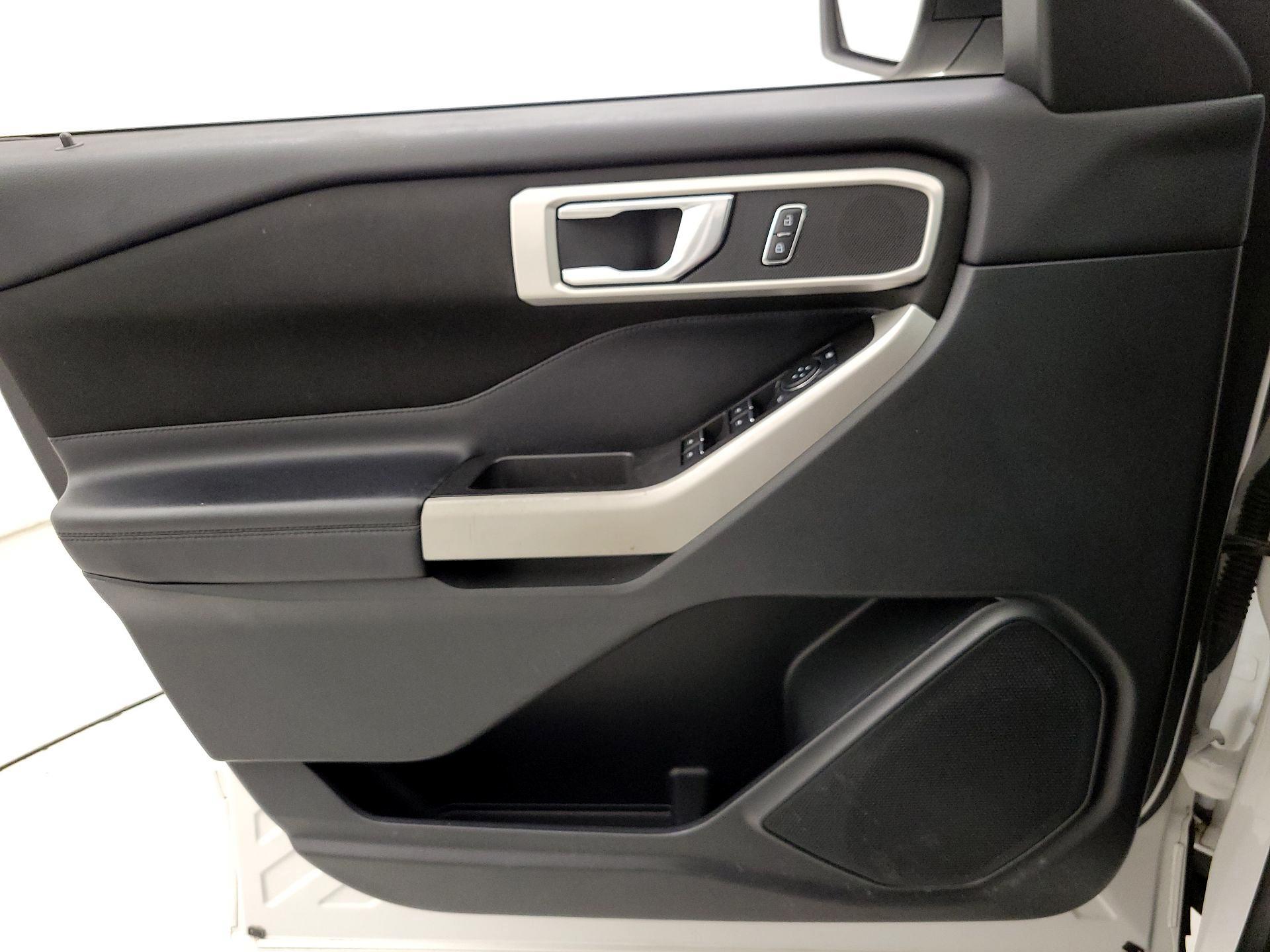Thumbnail: 2020 Ford Explorer - 12