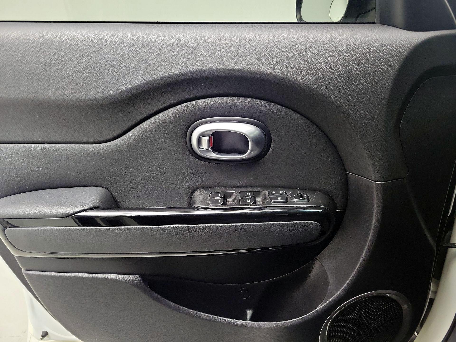 Thumbnail: 2016 Kia Soul - 12