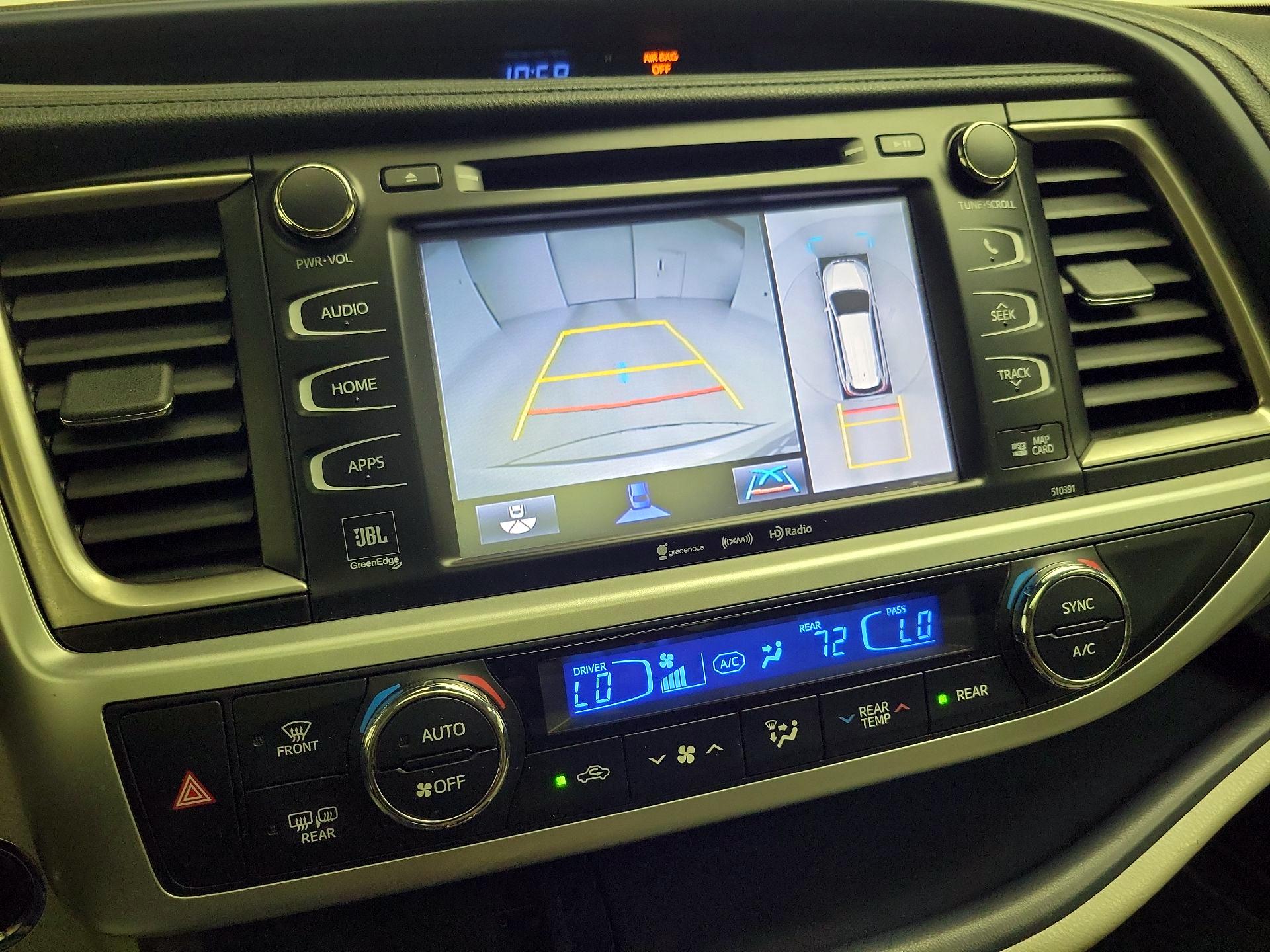 Thumbnail: 2019 Toyota Highlander - 15