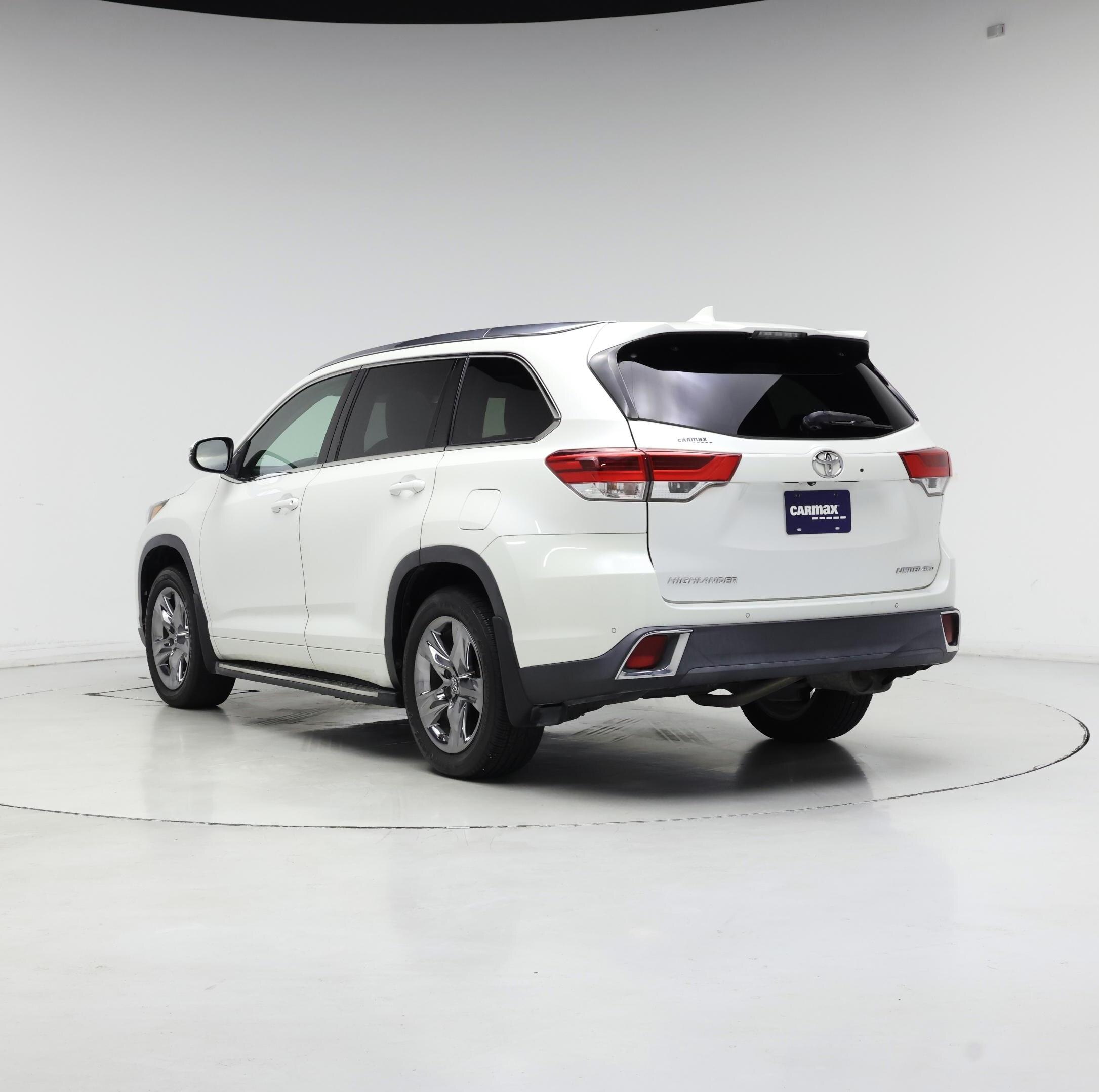 Thumbnail: 2019 Toyota Highlander - 2