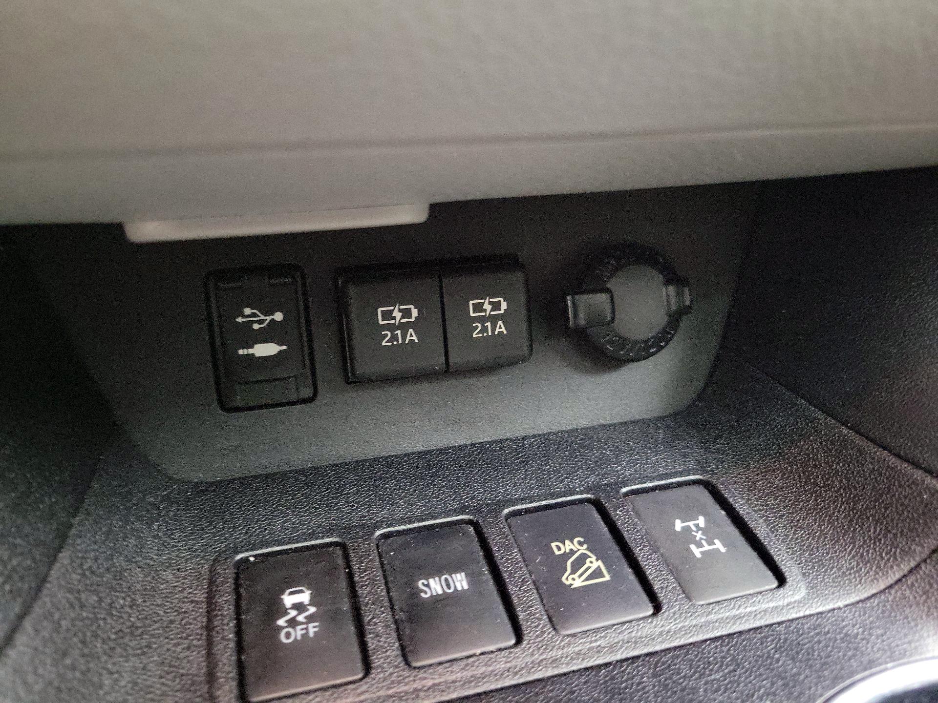 Thumbnail: 2019 Toyota Highlander - 19