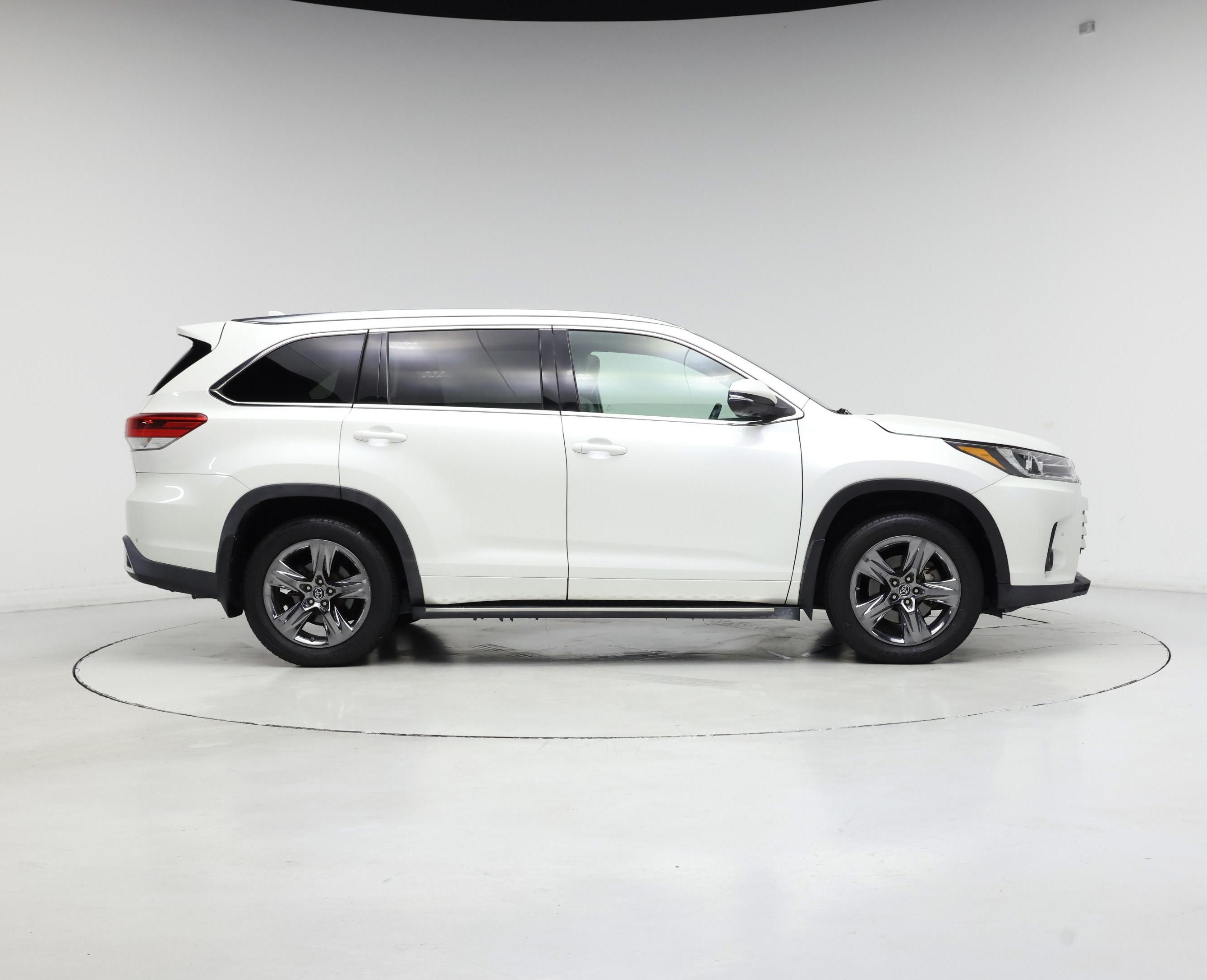 Thumbnail: 2019 Toyota Highlander - 7