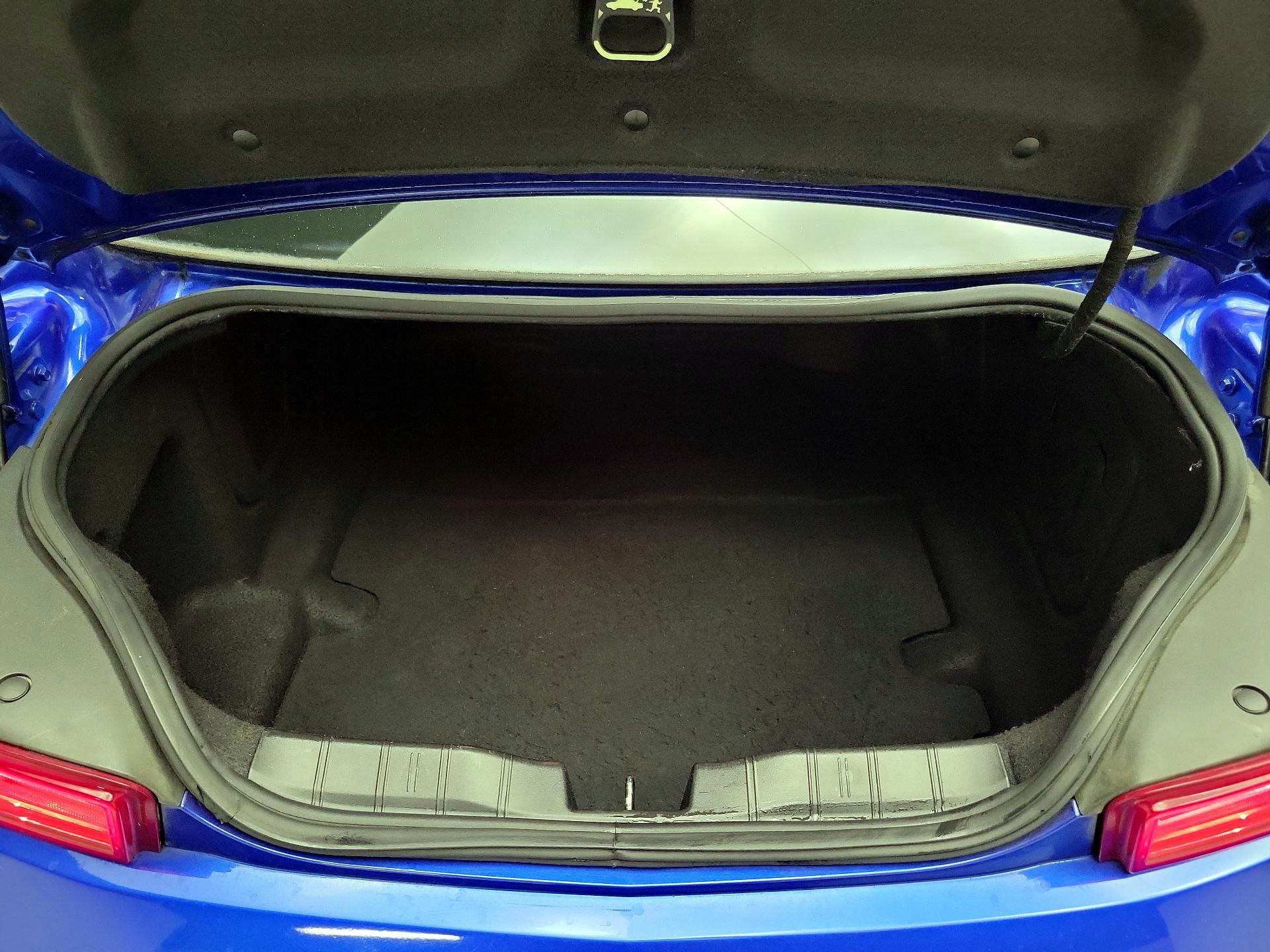 Thumbnail: 2018 Chevrolet Camaro - 18