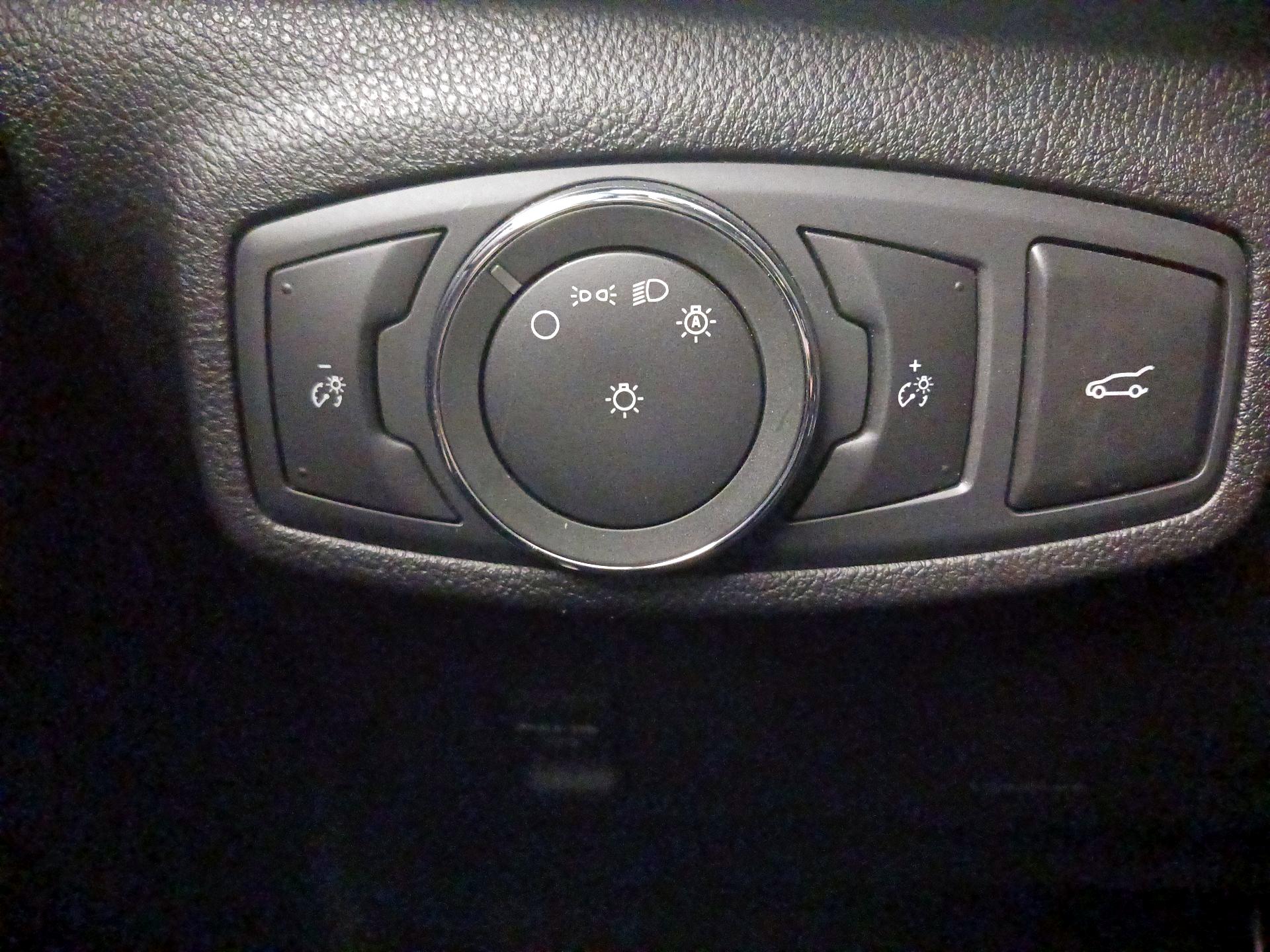 Thumbnail: 2019 Lincoln MKC - 11