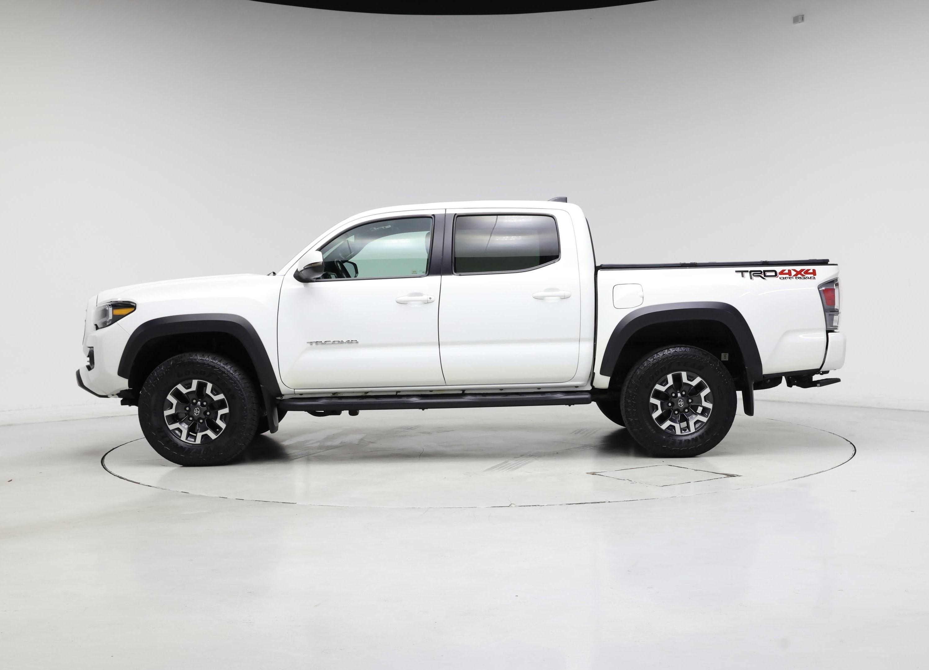 Thumbnail: 2020 Toyota Tacoma - 3