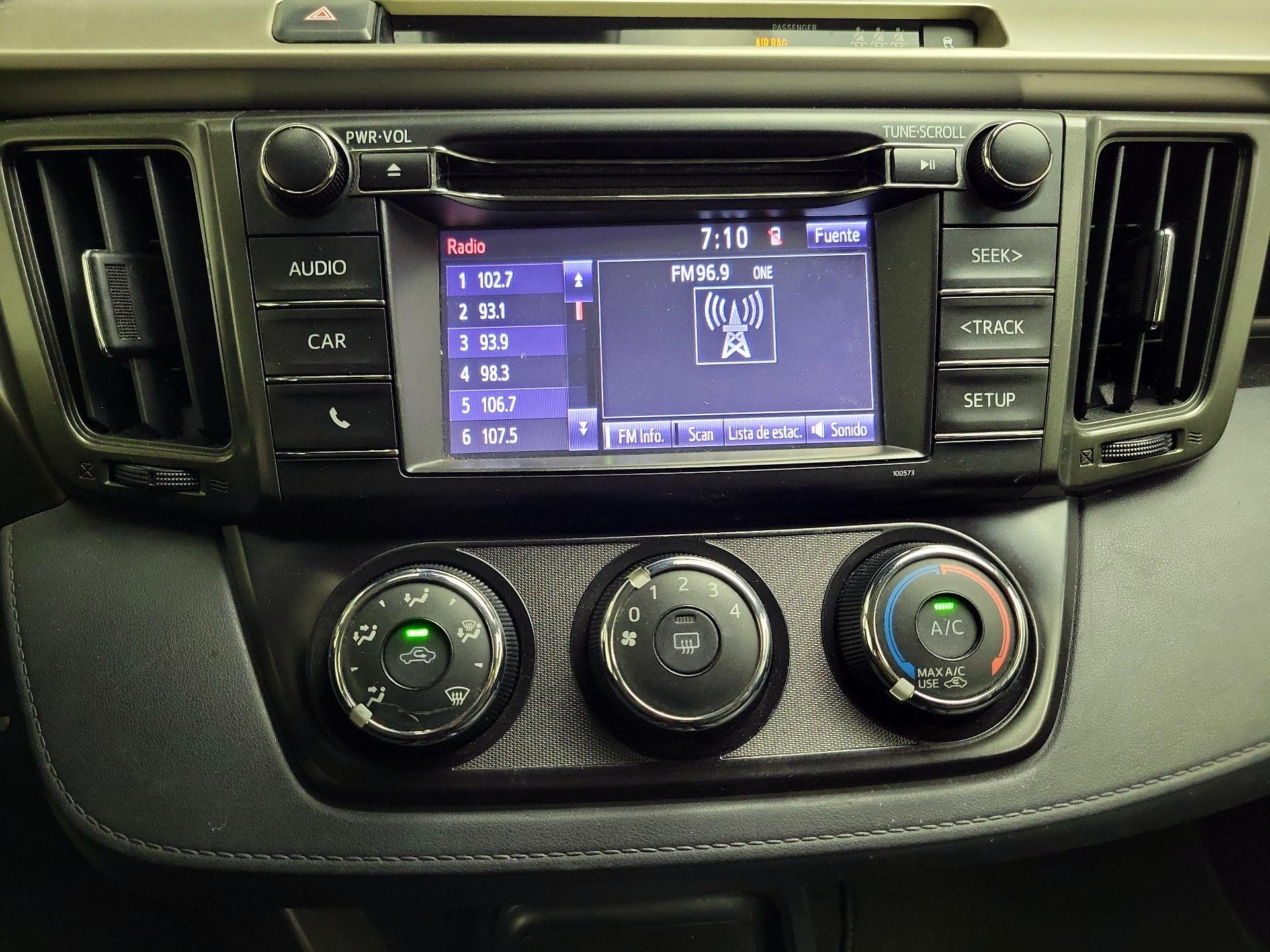Thumbnail: 2017 Toyota RAV4 - 15