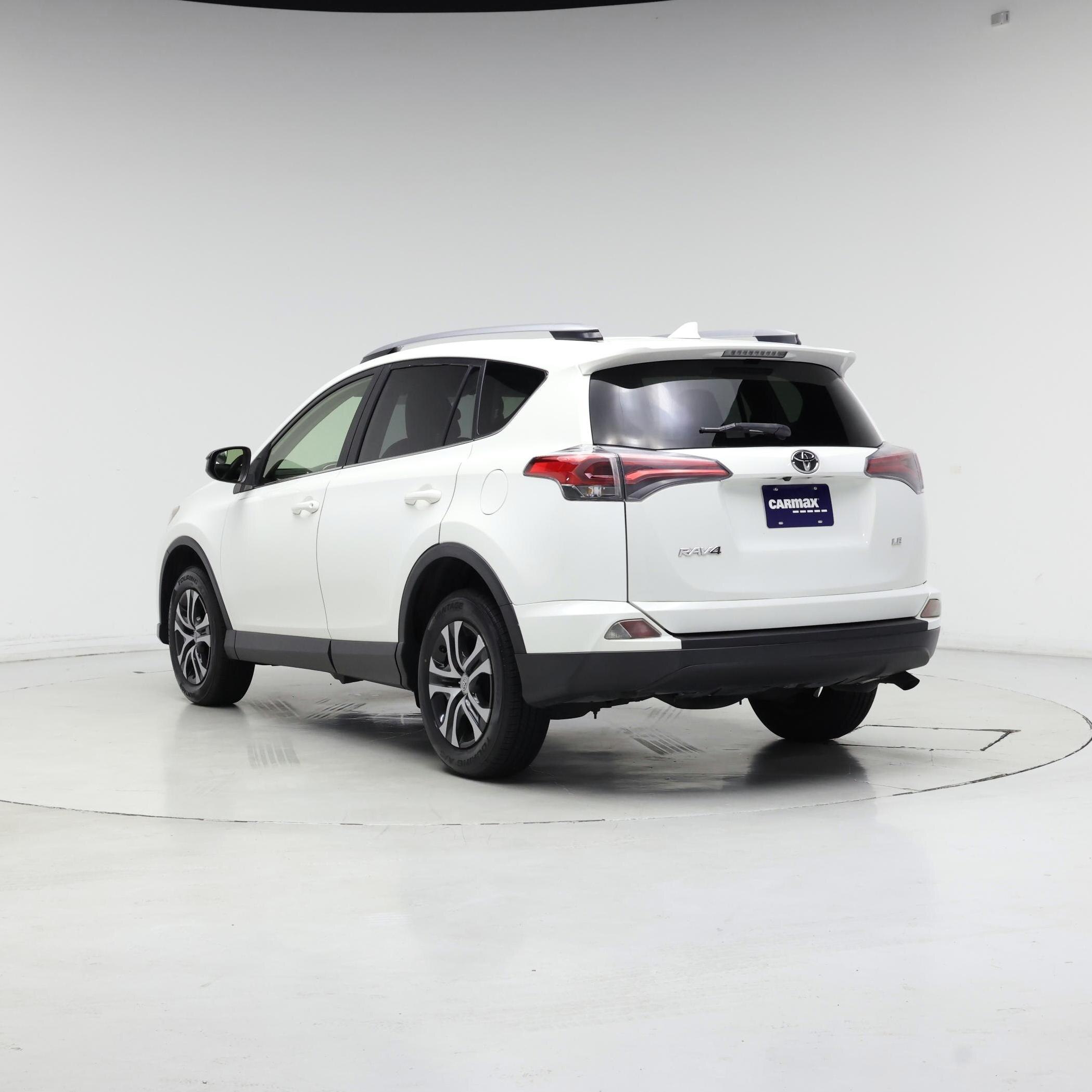 Thumbnail: 2017 Toyota RAV4 - 2