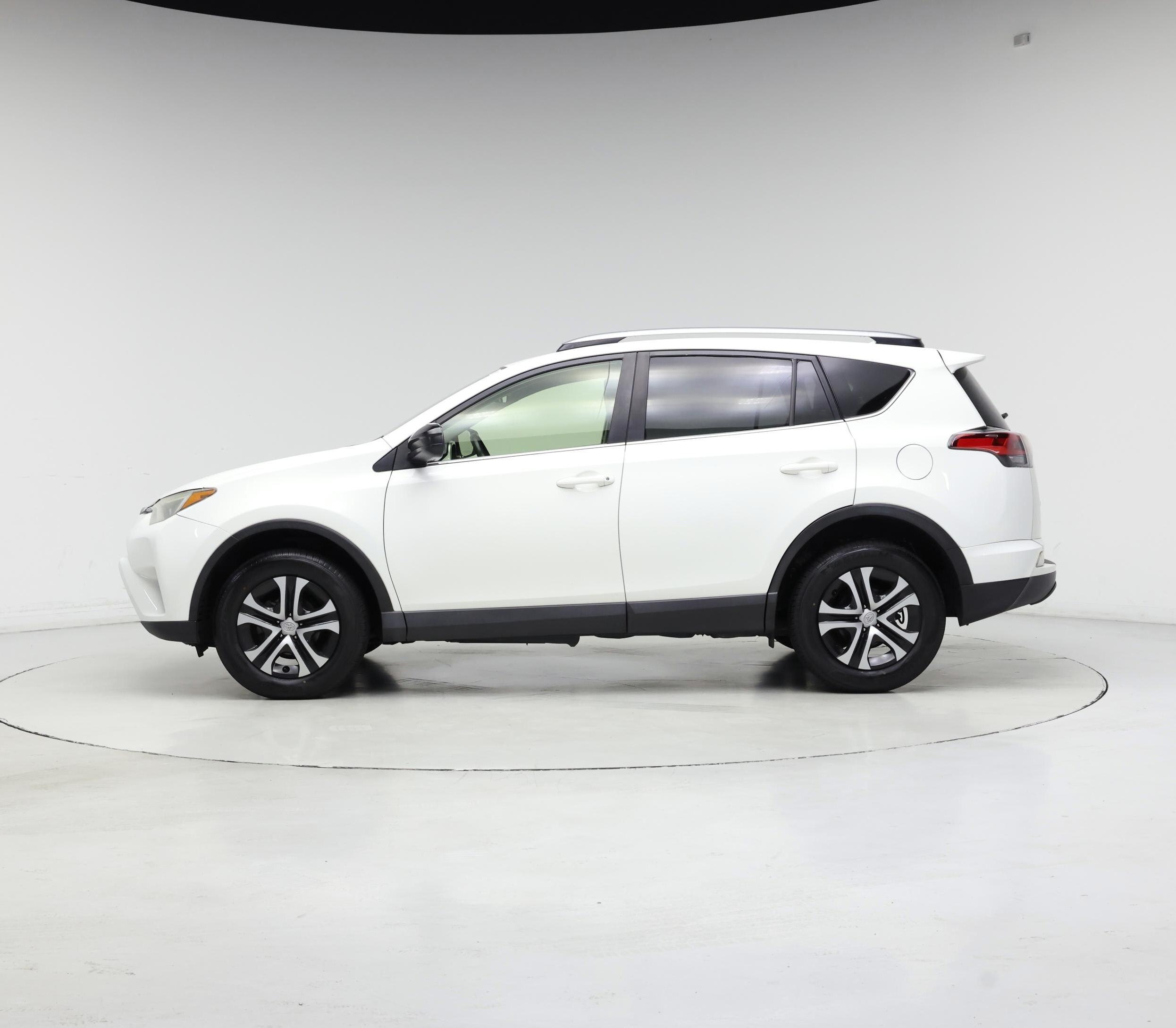 Thumbnail: 2017 Toyota RAV4 - 3