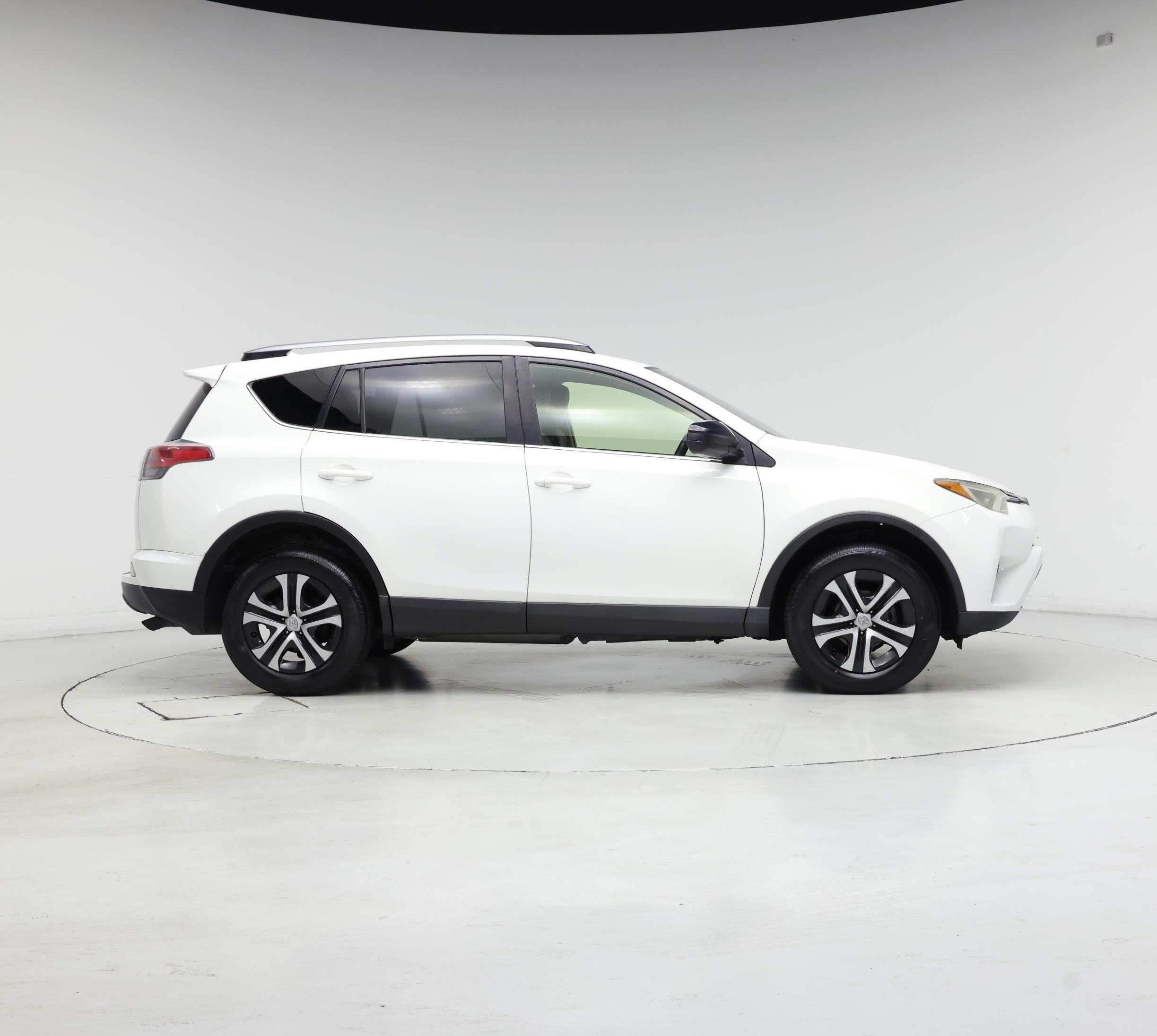 Thumbnail: 2017 Toyota RAV4 - 7