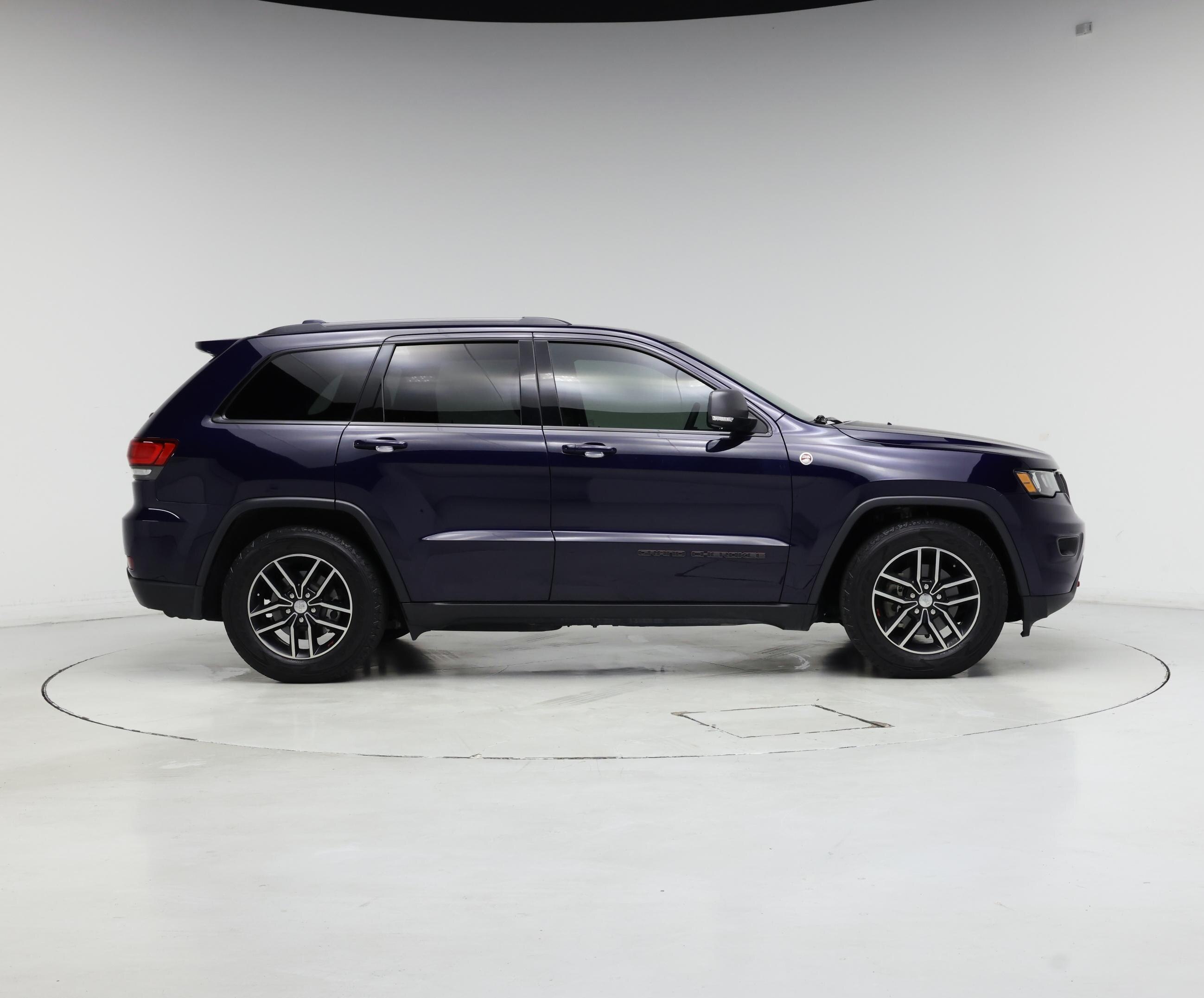 Thumbnail: 2018 Jeep Grand Cherokee - 7
